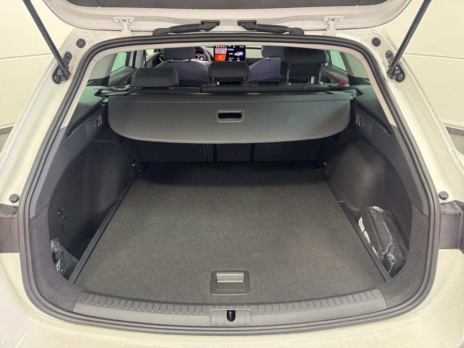 Seat Leon ST 2.0 TDI DSG Style AHK LED Navi