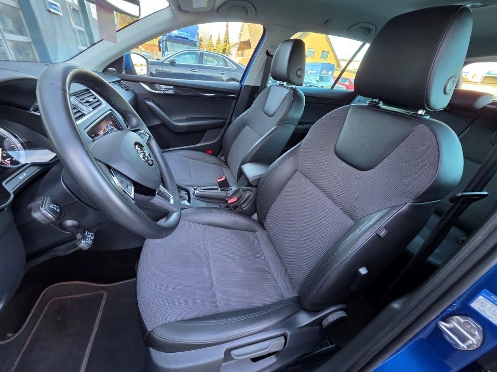 Skoda Octavia Combi 2.0 TDI DSG Style - Samsaru's Car Outlet