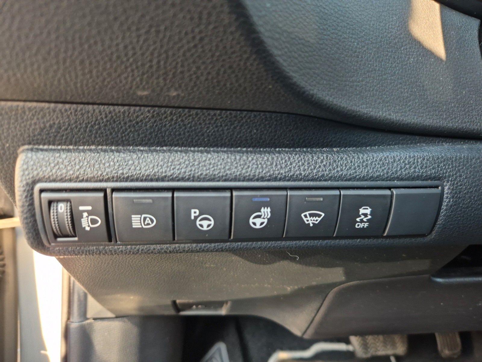 Toyota Corolla Touring Sports Hybrid Club - Samsaru's Car Outlet