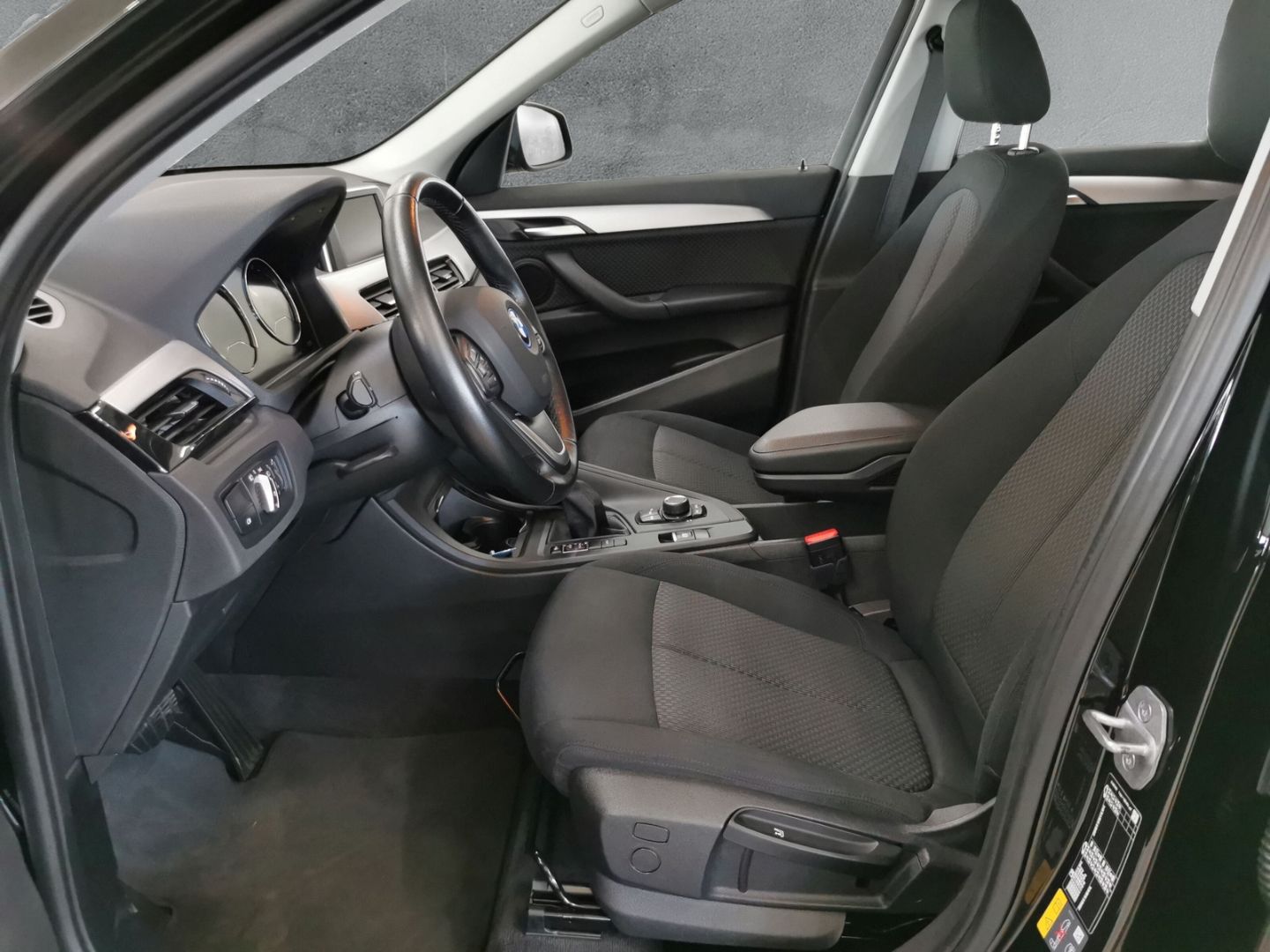BMW X1 xDRIVE 25e ADVANTAGE - Samsaru's Car Outlet