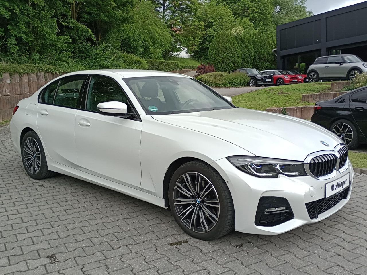 BMW 320i xDrive M Sport - Samsaru's Car Outlet