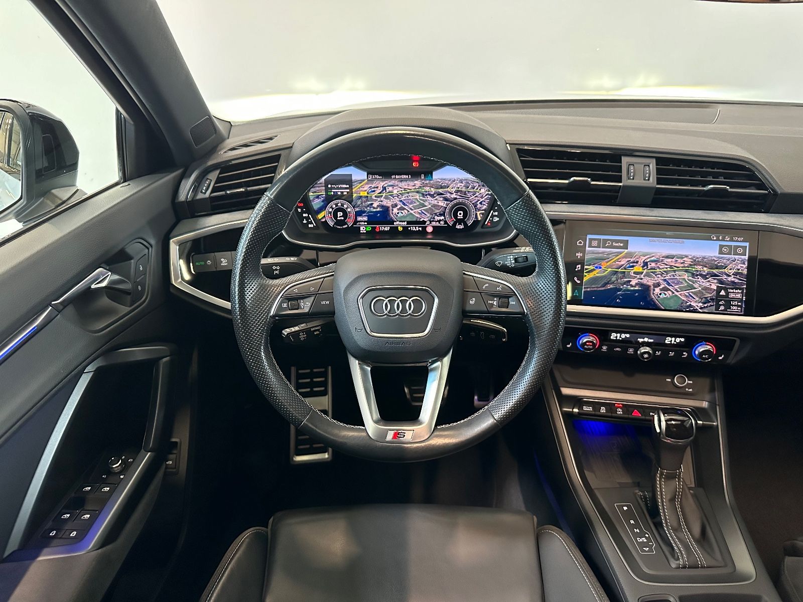 Audi Q3 Sportback 45 TFSI qu S line - Samsaru's Car Outlet
