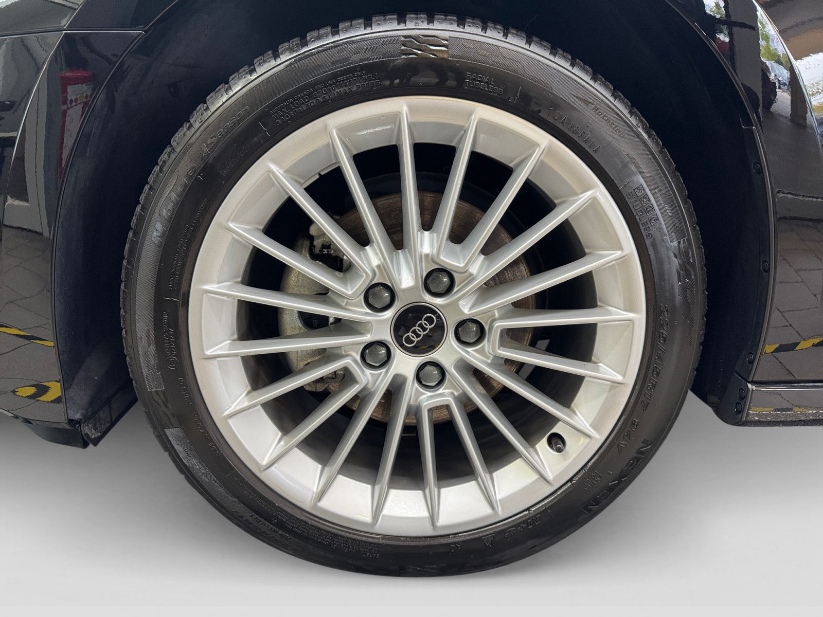 Audi A3 Limousine 30 TFSI advanced Carplay Sitzh LED