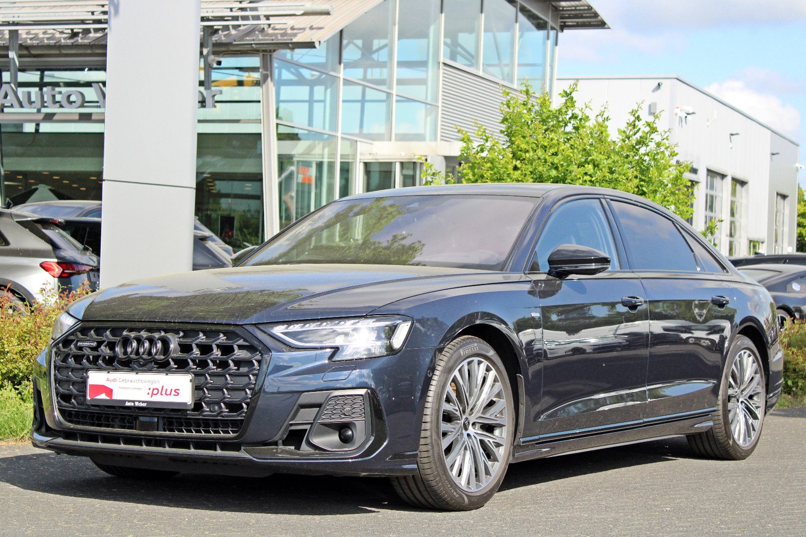 Audi A8 Lang 55TFSI S LINE BLACK - Samsaru's Car Outlet