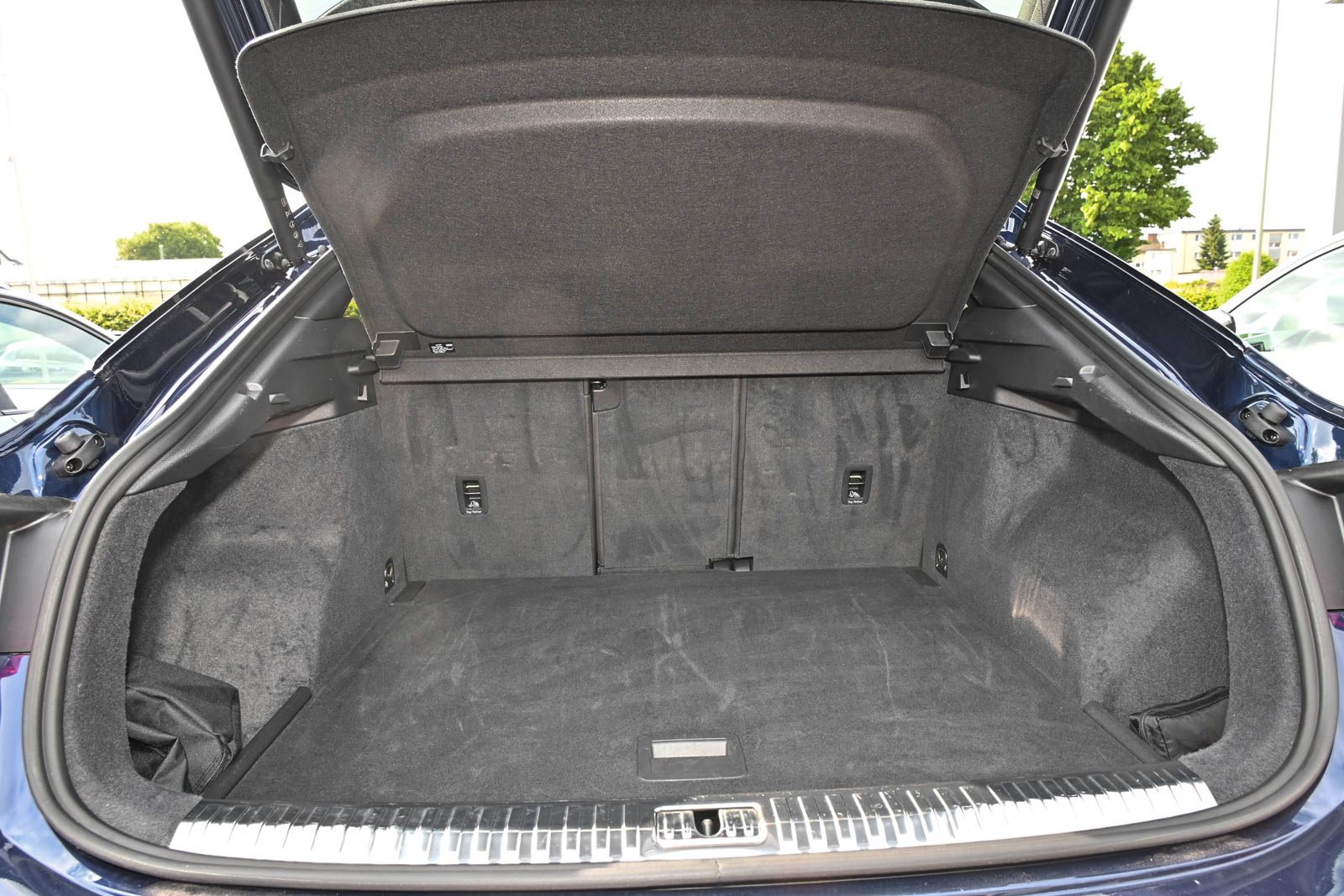 Audi Q3 Sportback 40 TFSI qu. S line - Samsaru's Car Outlet