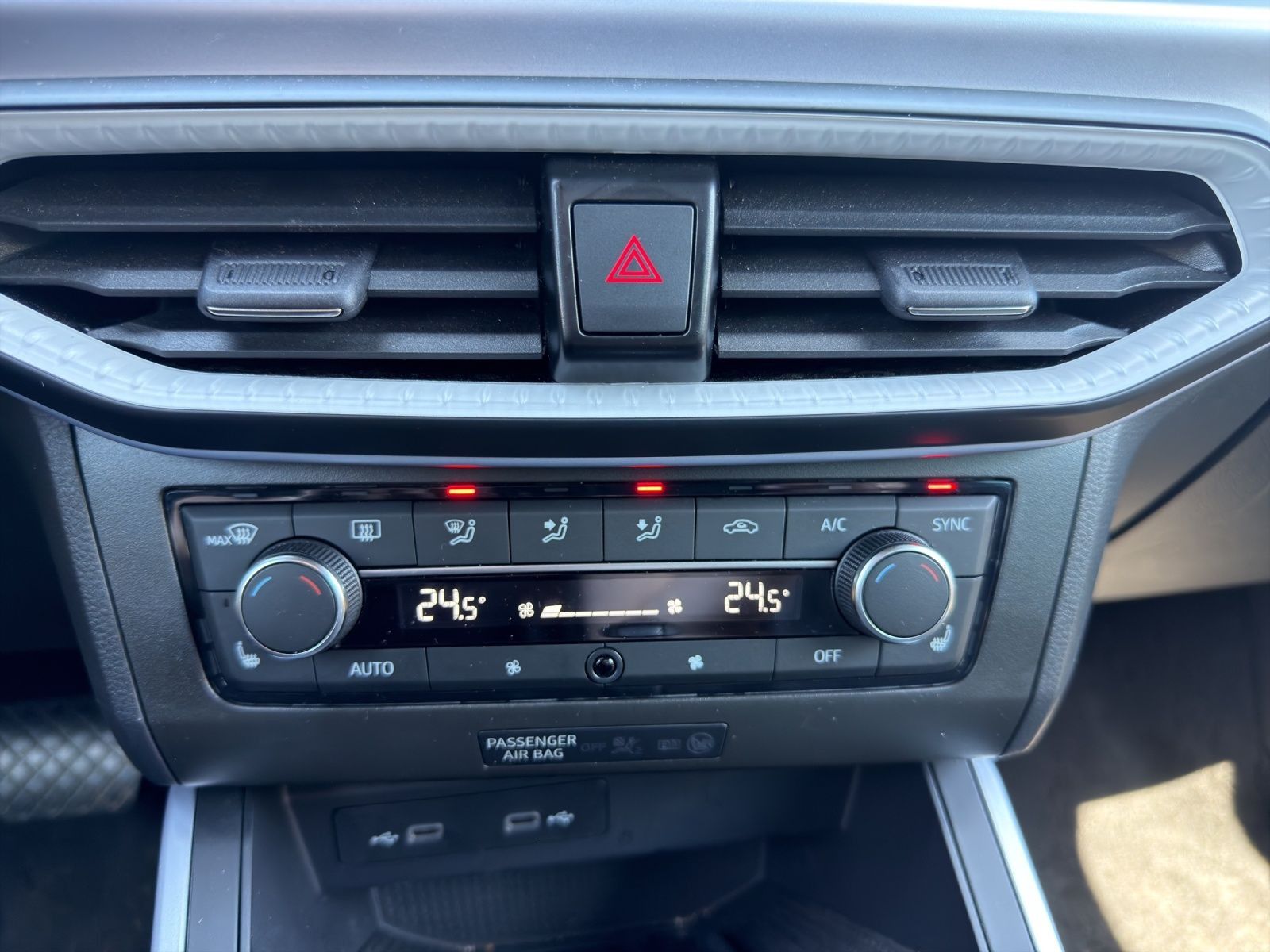 Seat Arona 1.5 TSI DSG FR AHK KAMERA PARKLENK NAVI AC