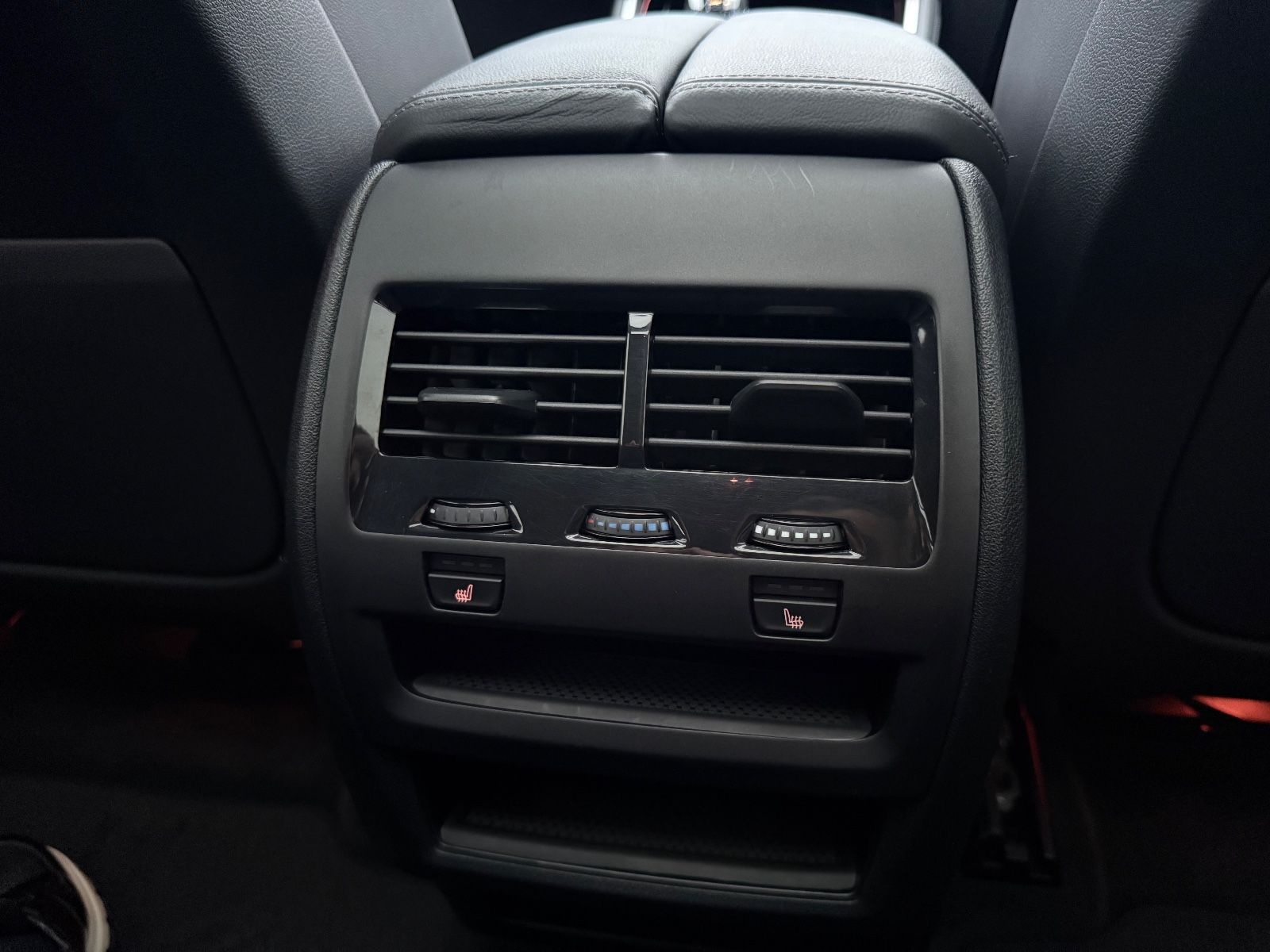 BMW X6*40xd*MSPORT*INDIVIDUAL*360°ACC*HUD*SKYLONUNGE