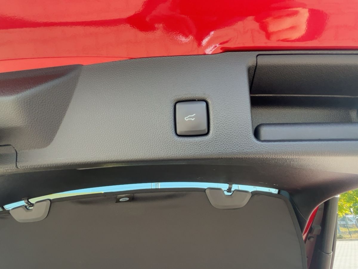 Ford KUGA ST-Line X - Samsaru's Car Outlet