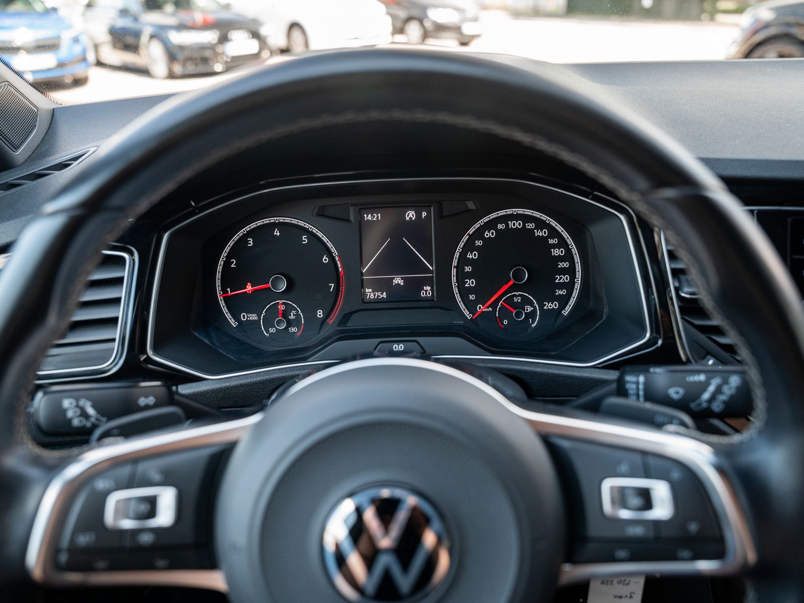 Volkswagen T-ROC Sport 1.5 TSI DSG - Samsaru's Car Outlet