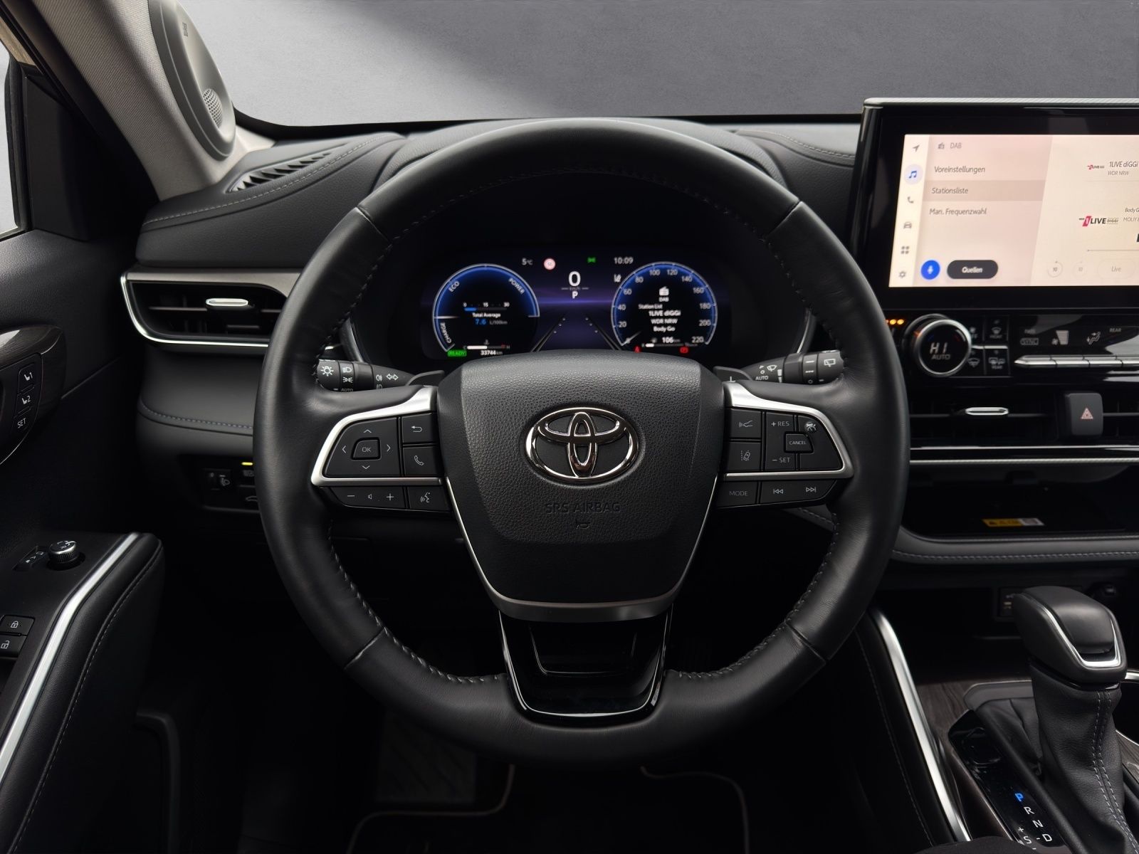 Toyota Highlander Hybrid Luxury 7 SITZER+LEDER+HuD+JBL