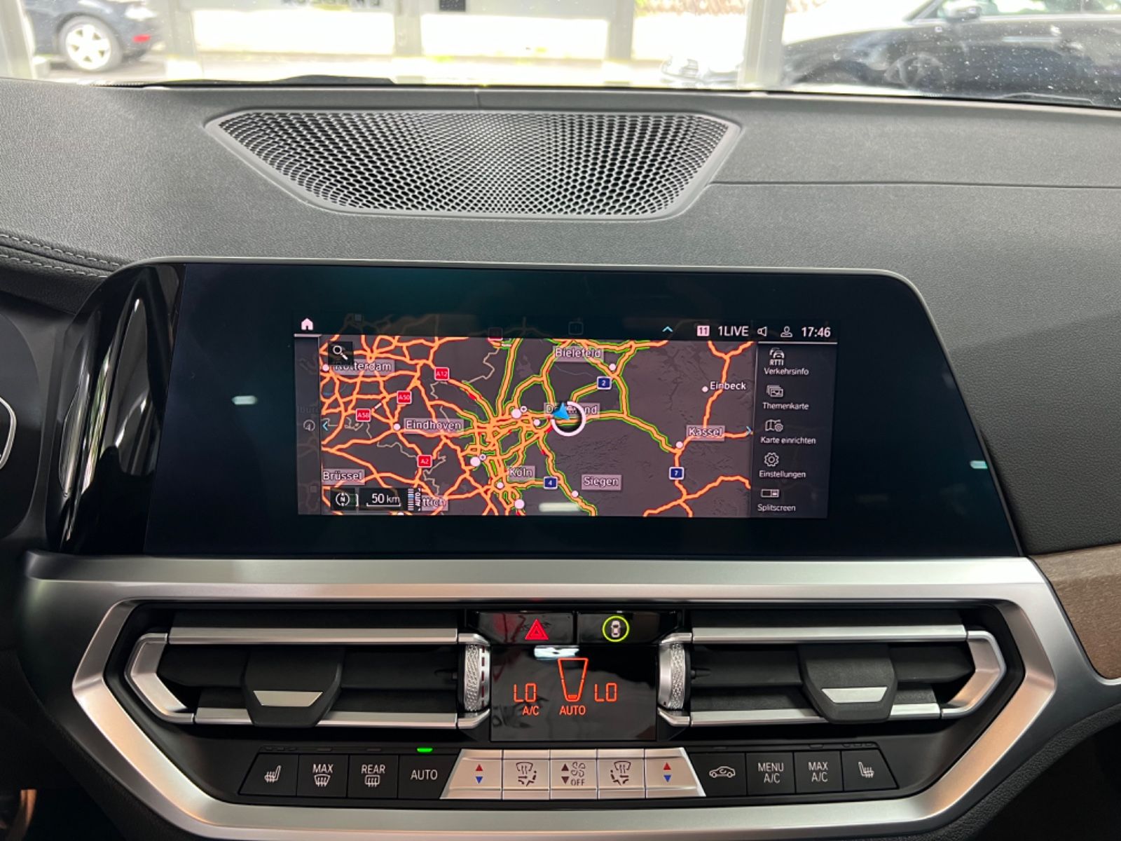 BMW 330e Touring Luxury Line - Samsaru's Car Outlet