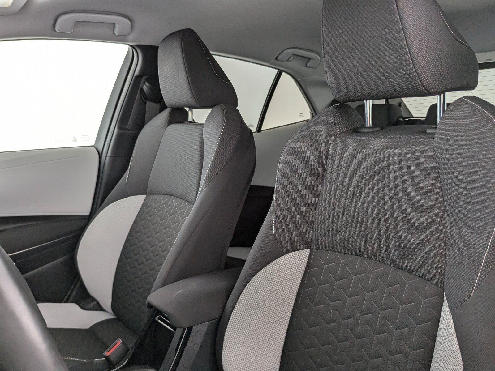 Toyota Corolla 1.8 Hybrid Club - Samsaru's Car Outlet