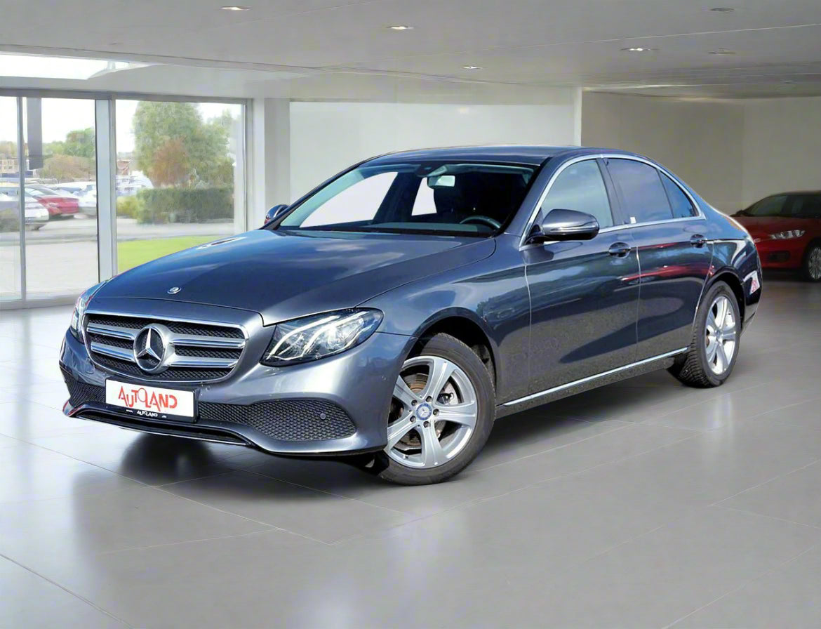 Mercedes-Benz E200 Avantgarde LED Navi Totwinkel Teilleder PDC