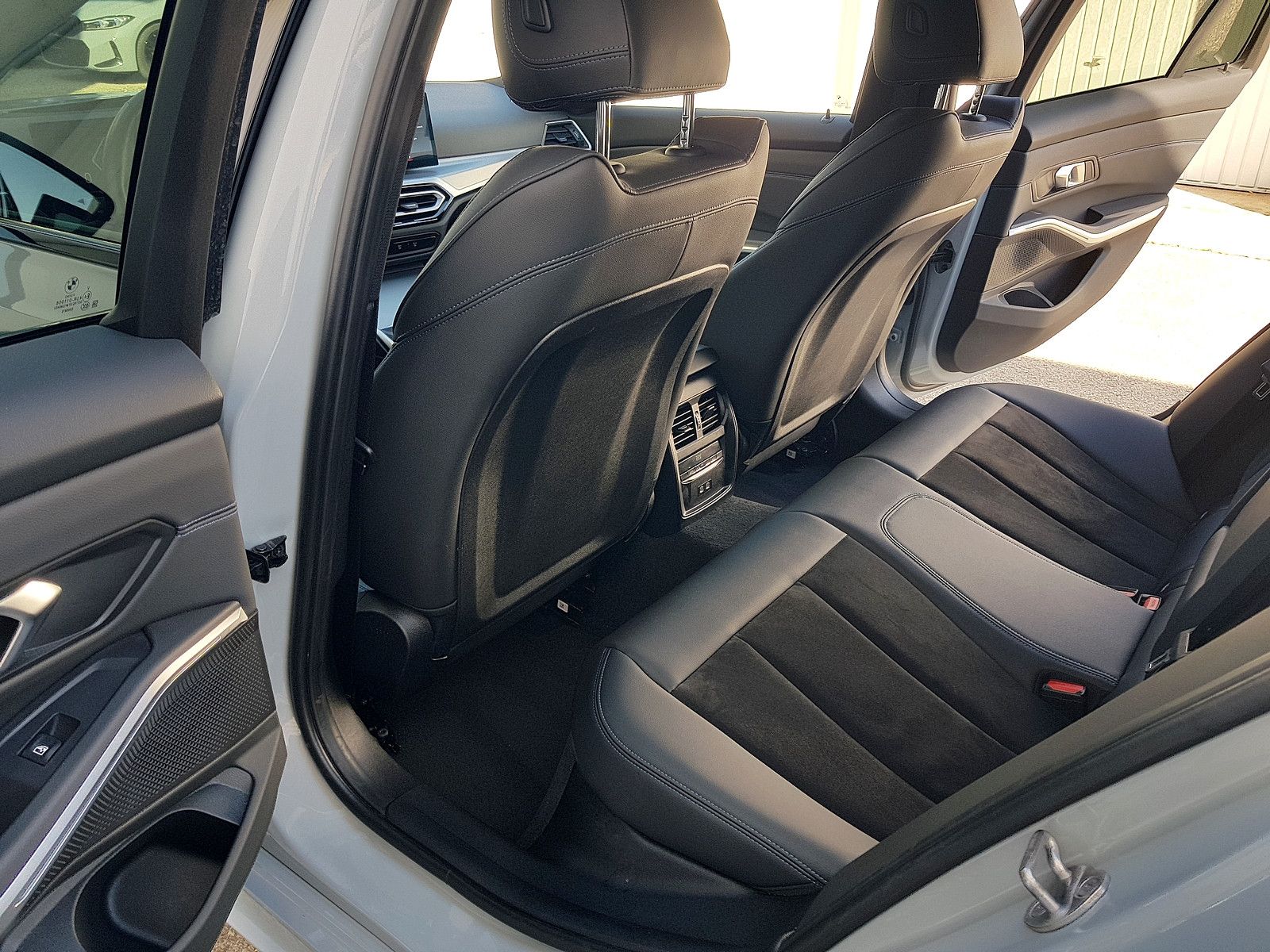 BMW 320d xDrive M-Sport - Samsaru's Car Outlet