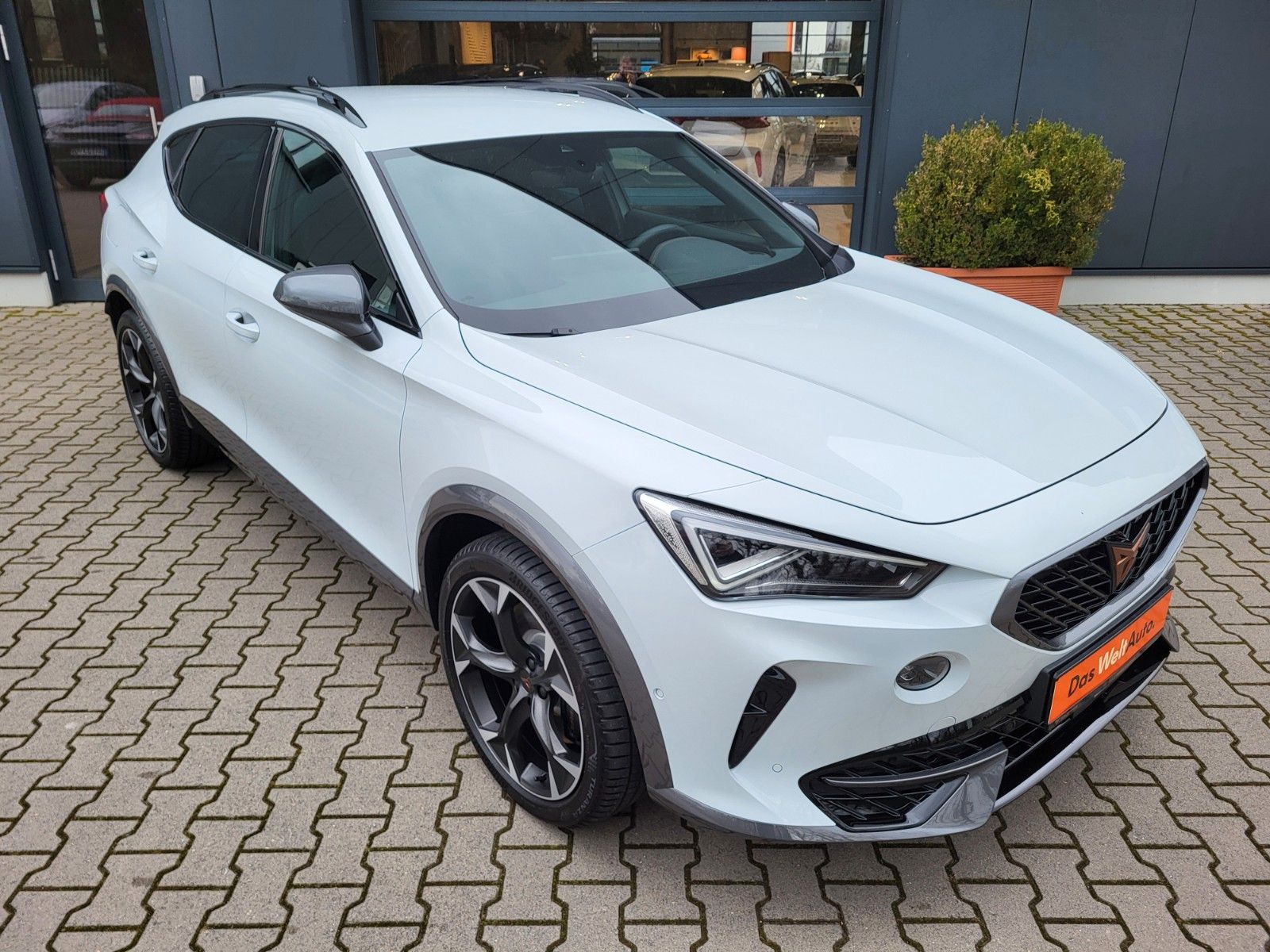 Cupra Formentor VZ 1.4 DSG e-Hybrid - Samsaru's Car Outlet