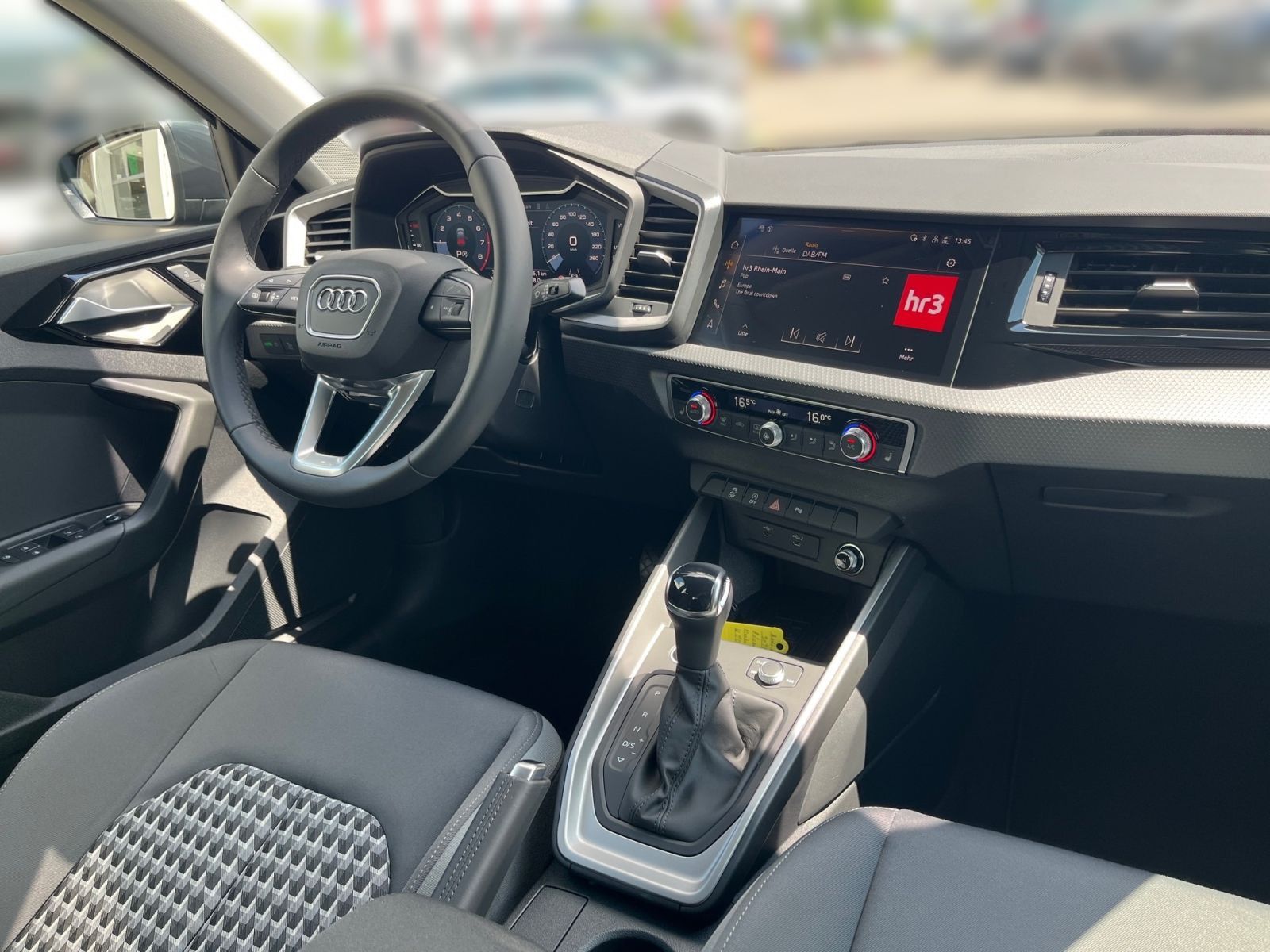 Audi A1 Sportback 30 TFSI ADVANCED - Samsaru's Car Outlet