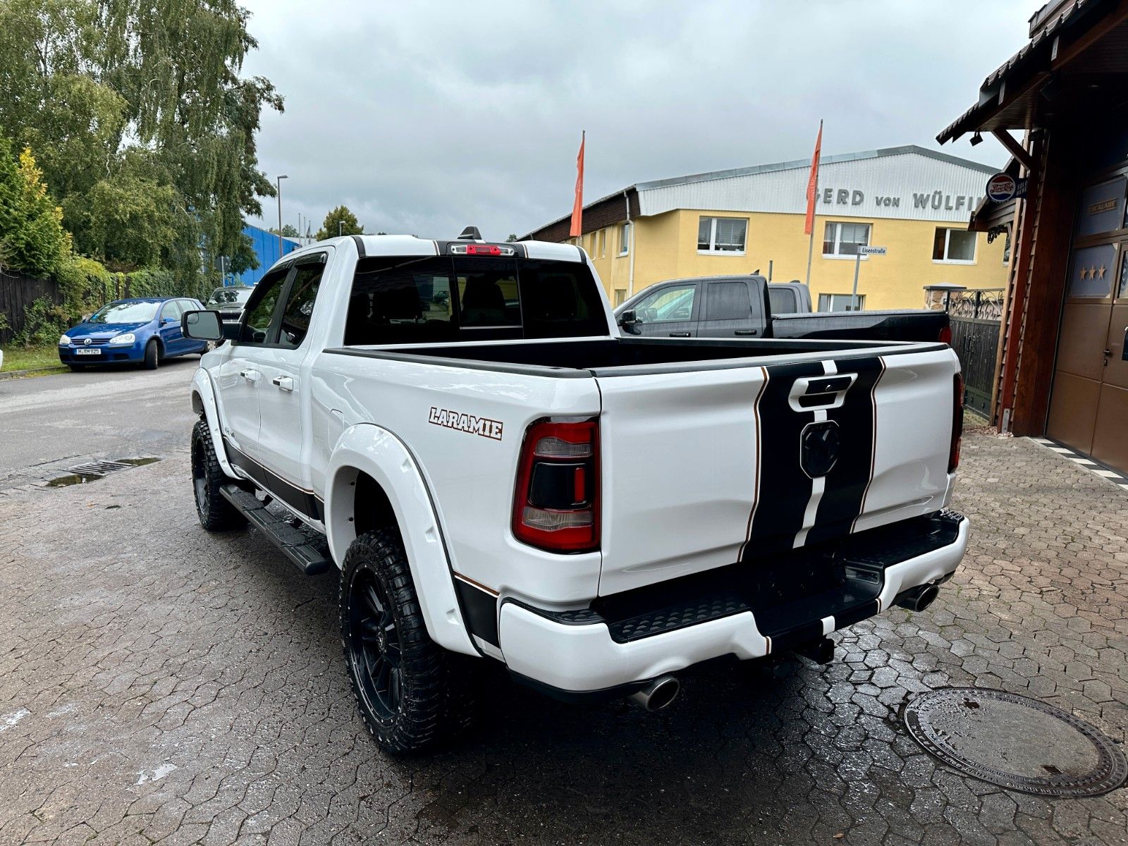 Dodge 1500 V8 5,7L*4X4*OFF-ROAD*LARAMIE*LED*AHK*TOP*