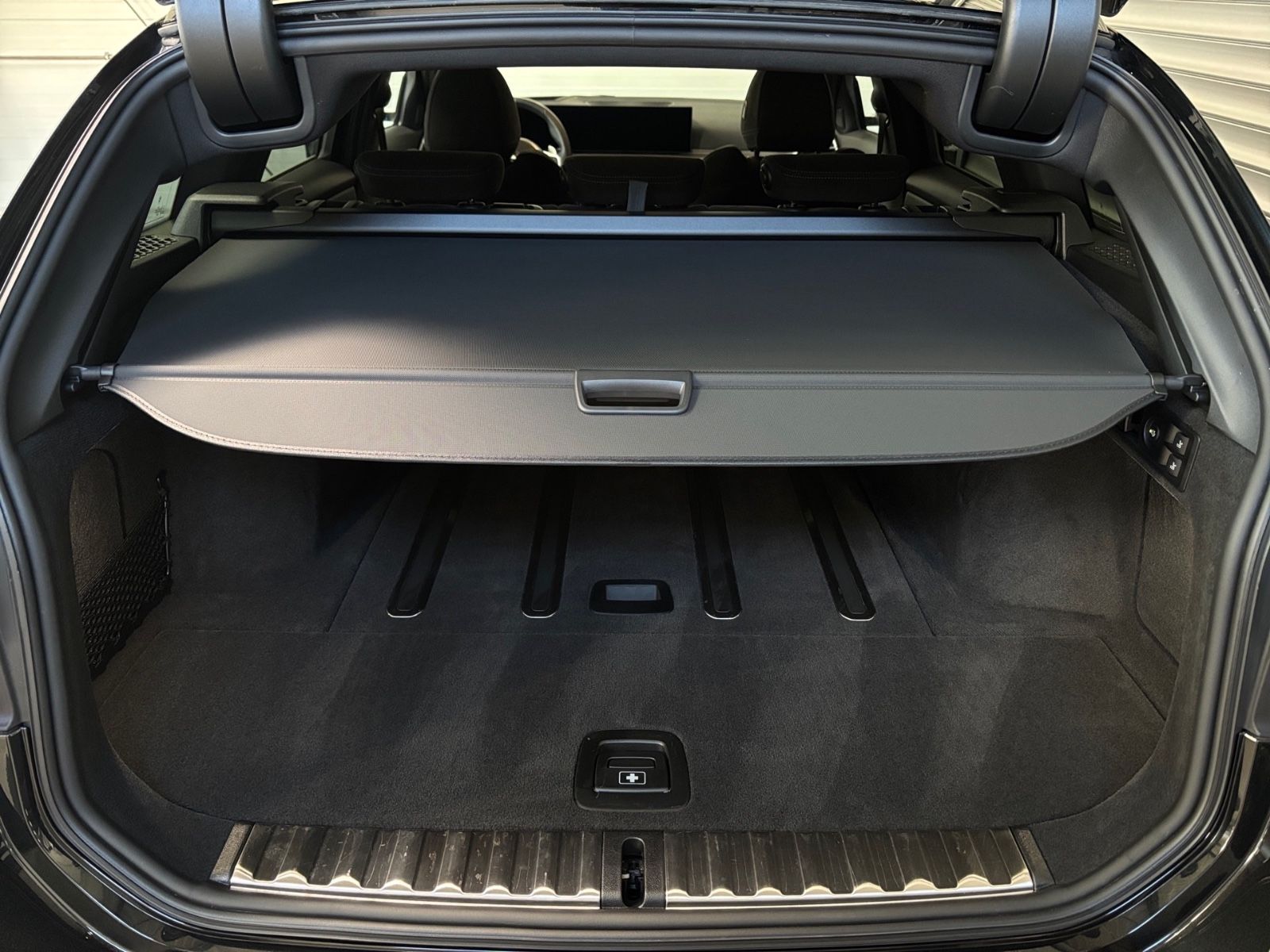 BMW 320i Touring M Sport -AHK/Pano/HeadUp/Innovation