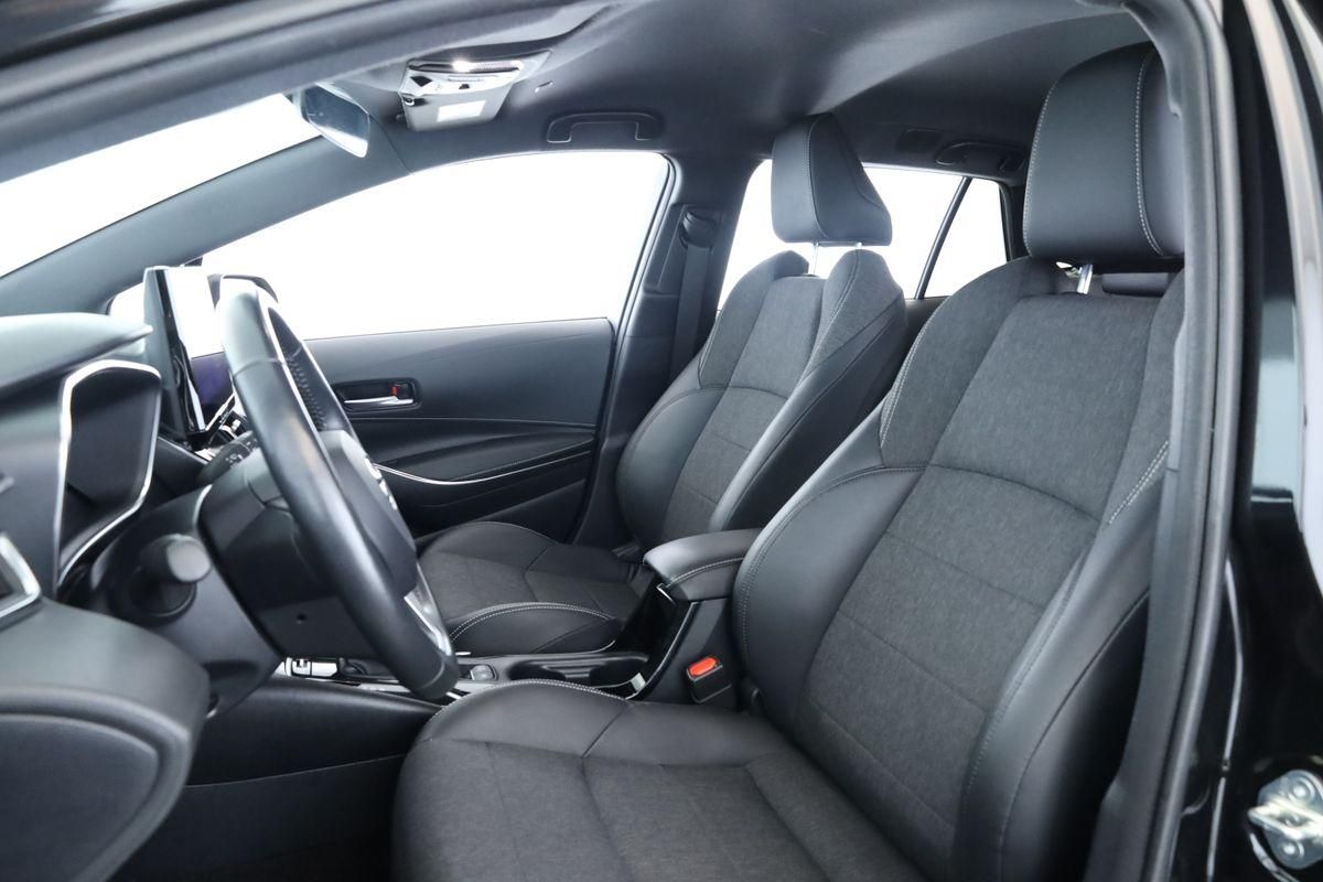 Toyota Corolla Touring Sports 1.8 CVT Team D Navi Kam