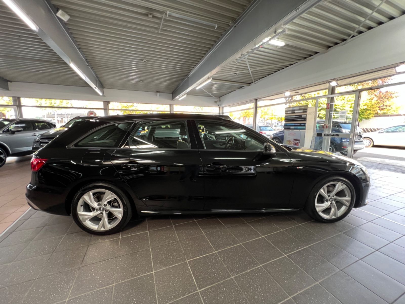 Audi A4 Avant 35 TDI S line - Samsaru's Car Outlet