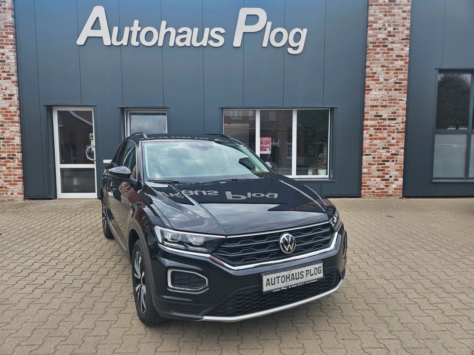 Volkswagen T-Roc 2.0 TDI Style - Samsaru's Car Outlet