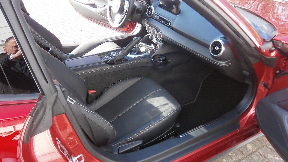 Mazda MX-5 1.5L SKYACTIV-G 132PS 6MT RWD EXKLUSIVE-LIN