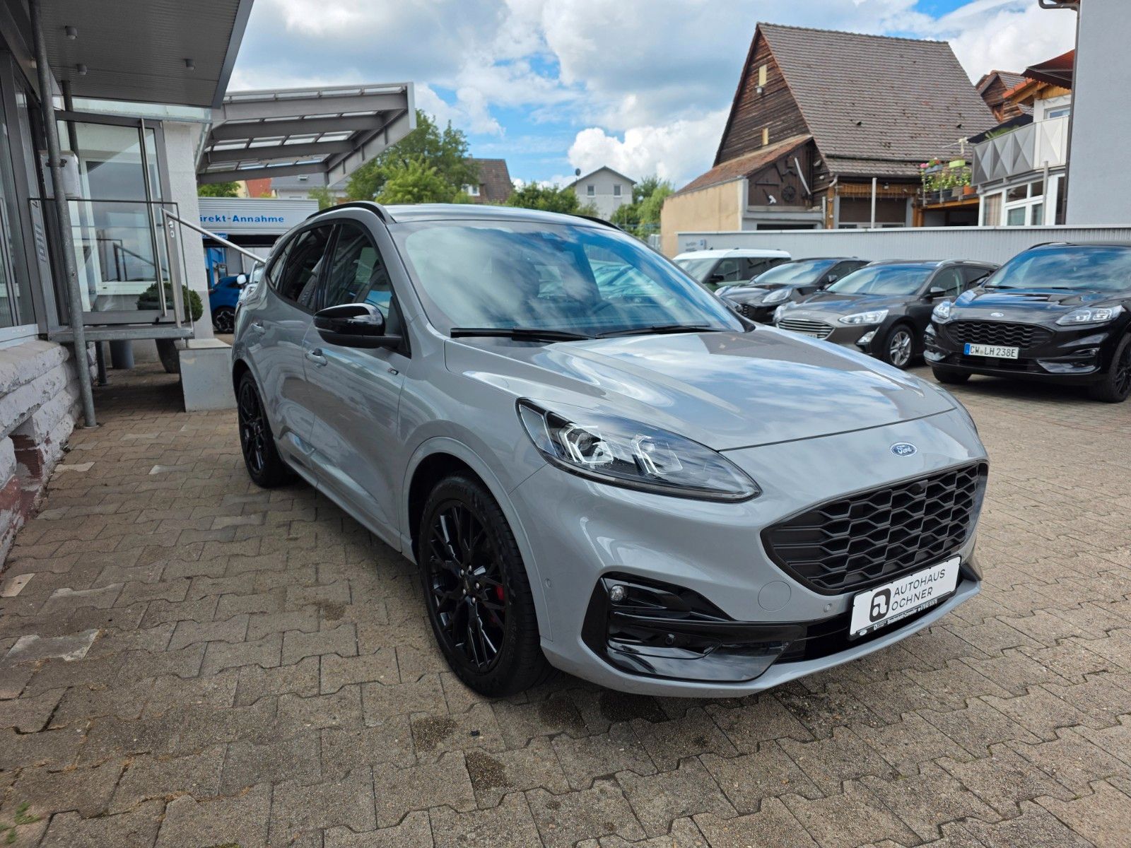 Ford Kuga Hybrid - Samsaru's Car Outlet