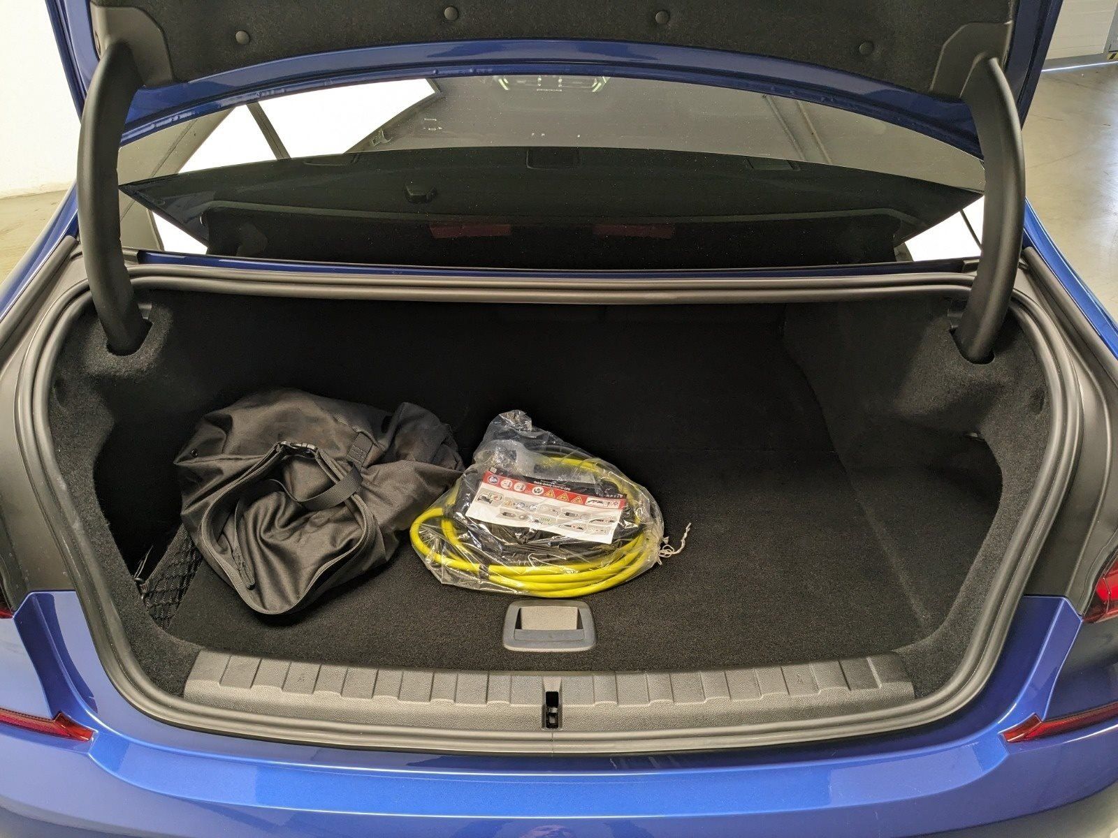 BMW 330e M Sport - Samsaru's Car Outlet