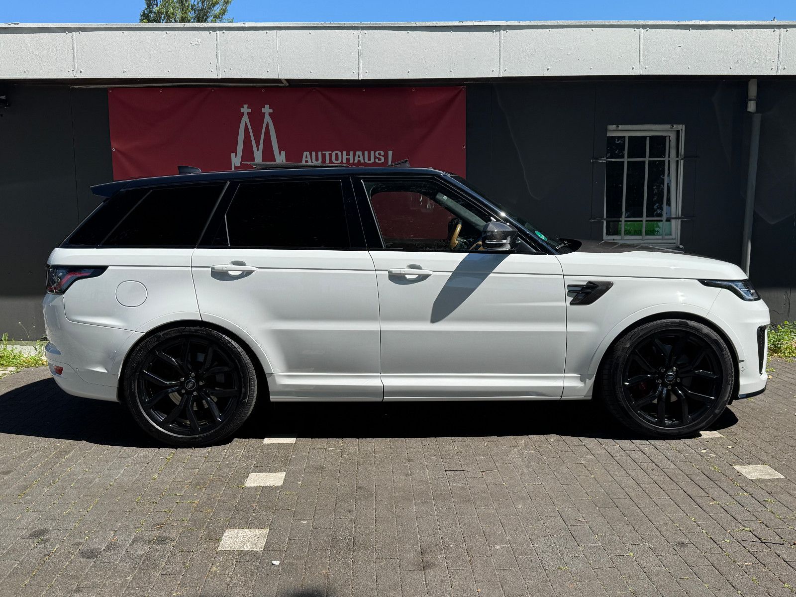 Range Rover Sport SVR - Samsaru's Car Outlet