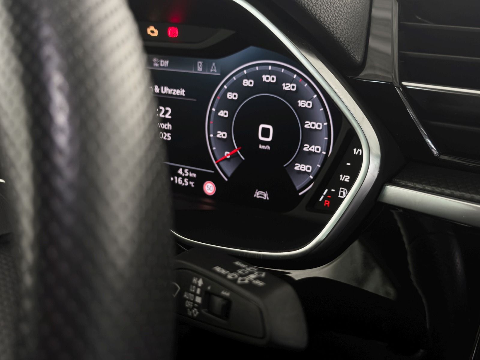 Audi Q3 40 TFSI QUATTRO S-Line - Samsaru's Car Outlet