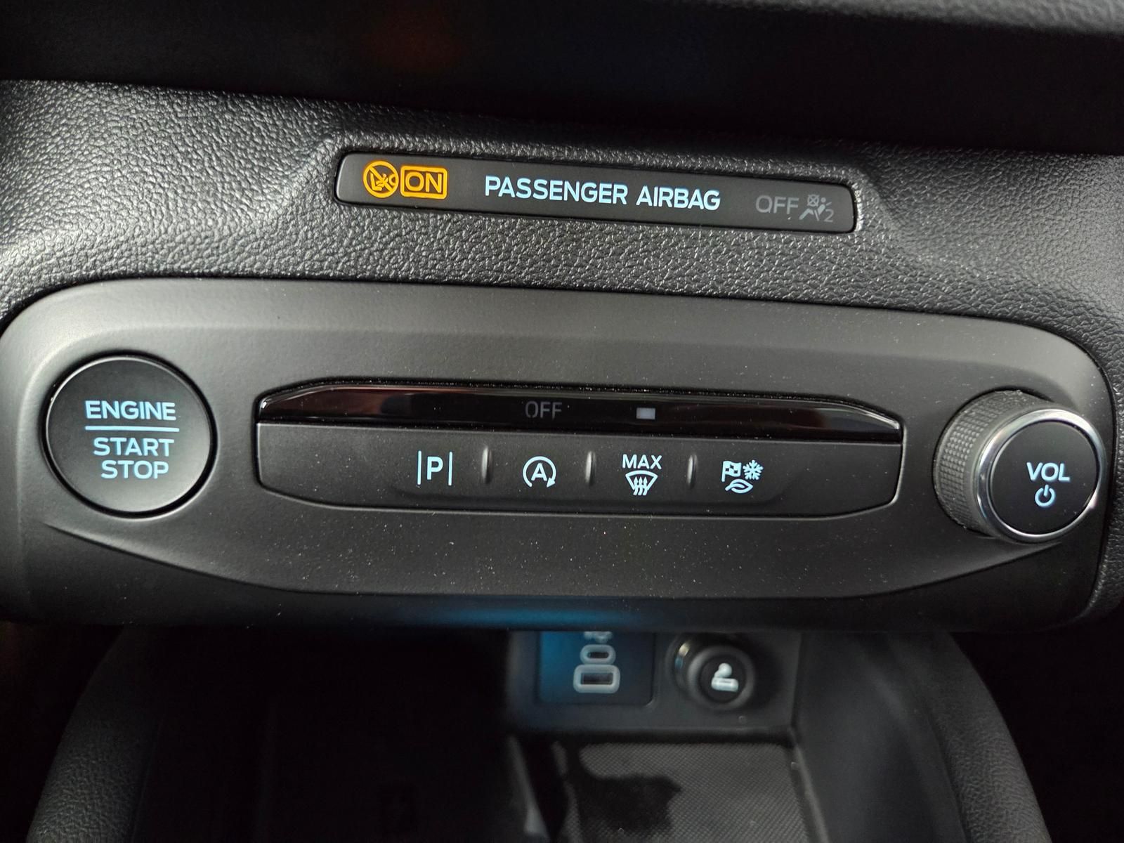 Ford Focus Turnier Active X+ AHK ABNEHMBAR+PANORAMADA
