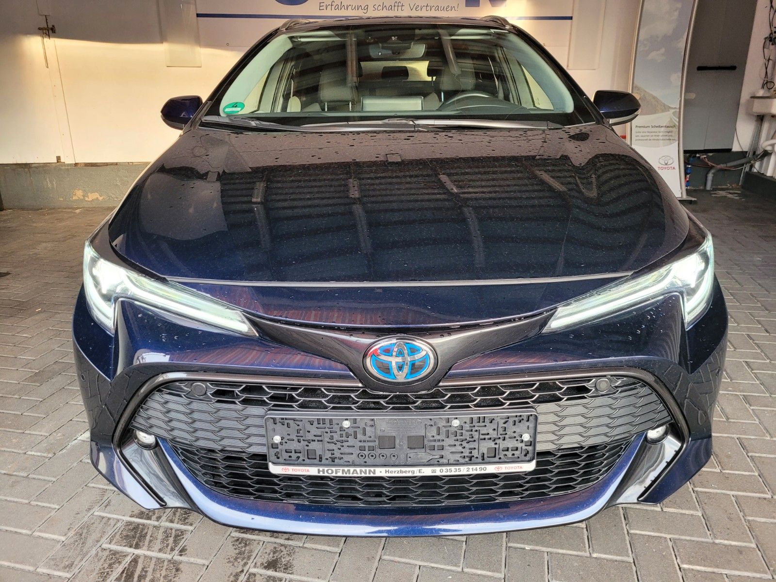 Toyota Corolla Sports Hybrid - Samsaru's Car Outlet