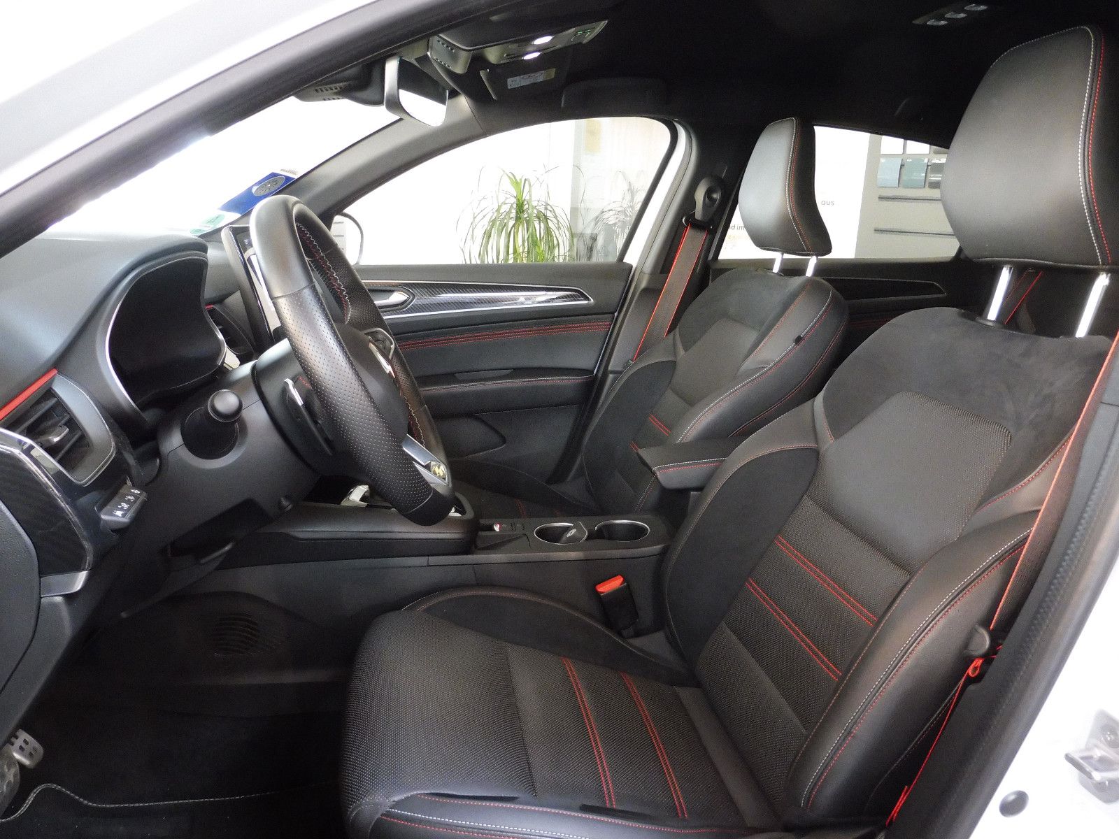 Renault Arkana R.S. Line TCe 160 - Samsaru's Car Outlet