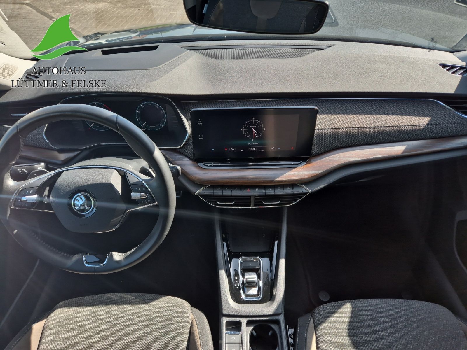 Skoda Octavia Combi 2.0 TDI DSG Scout 4x4 - Samsaru's Car Outlet