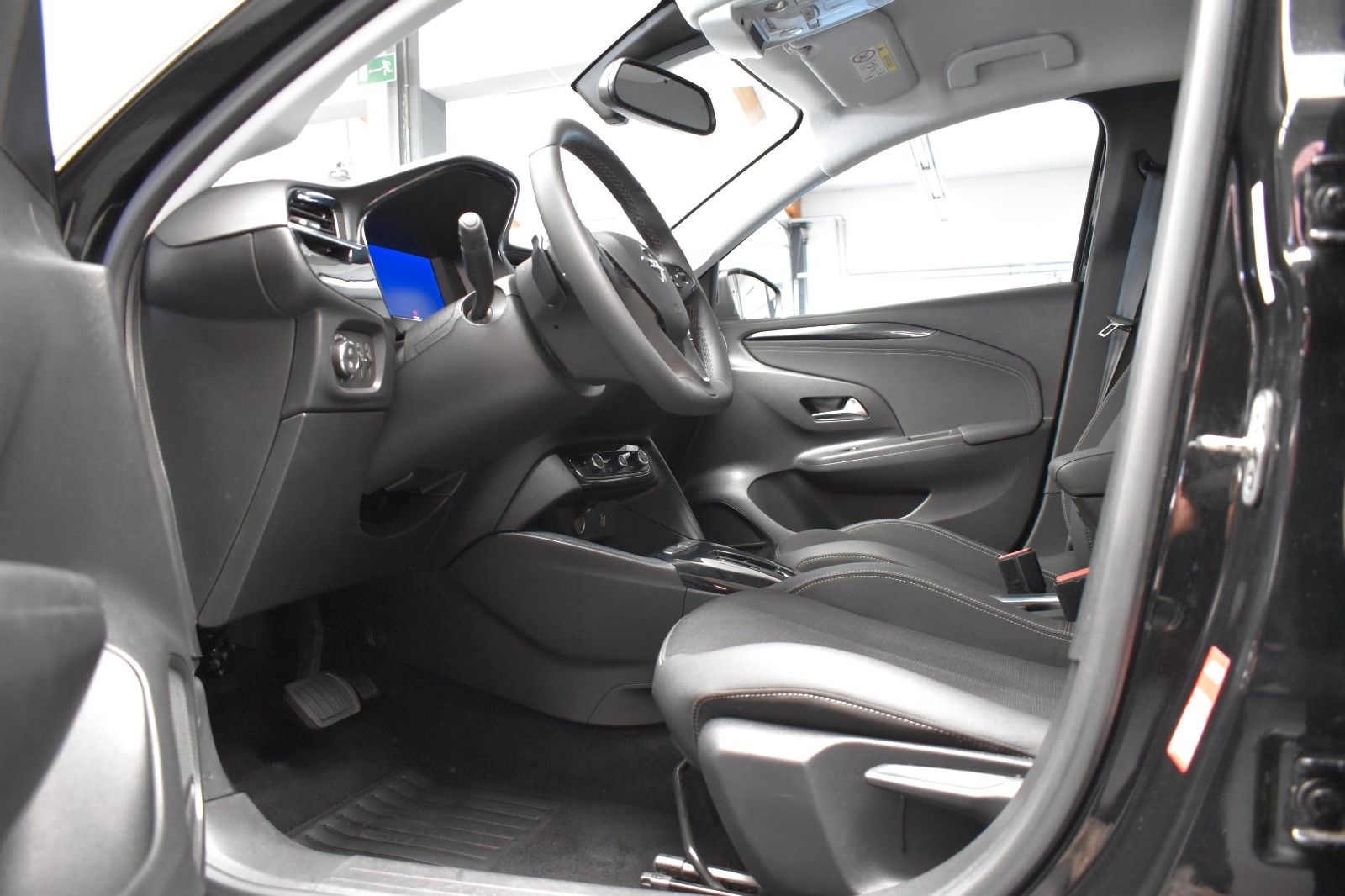 Opel Corsa F Elegance - Samsaru's Car Outlet