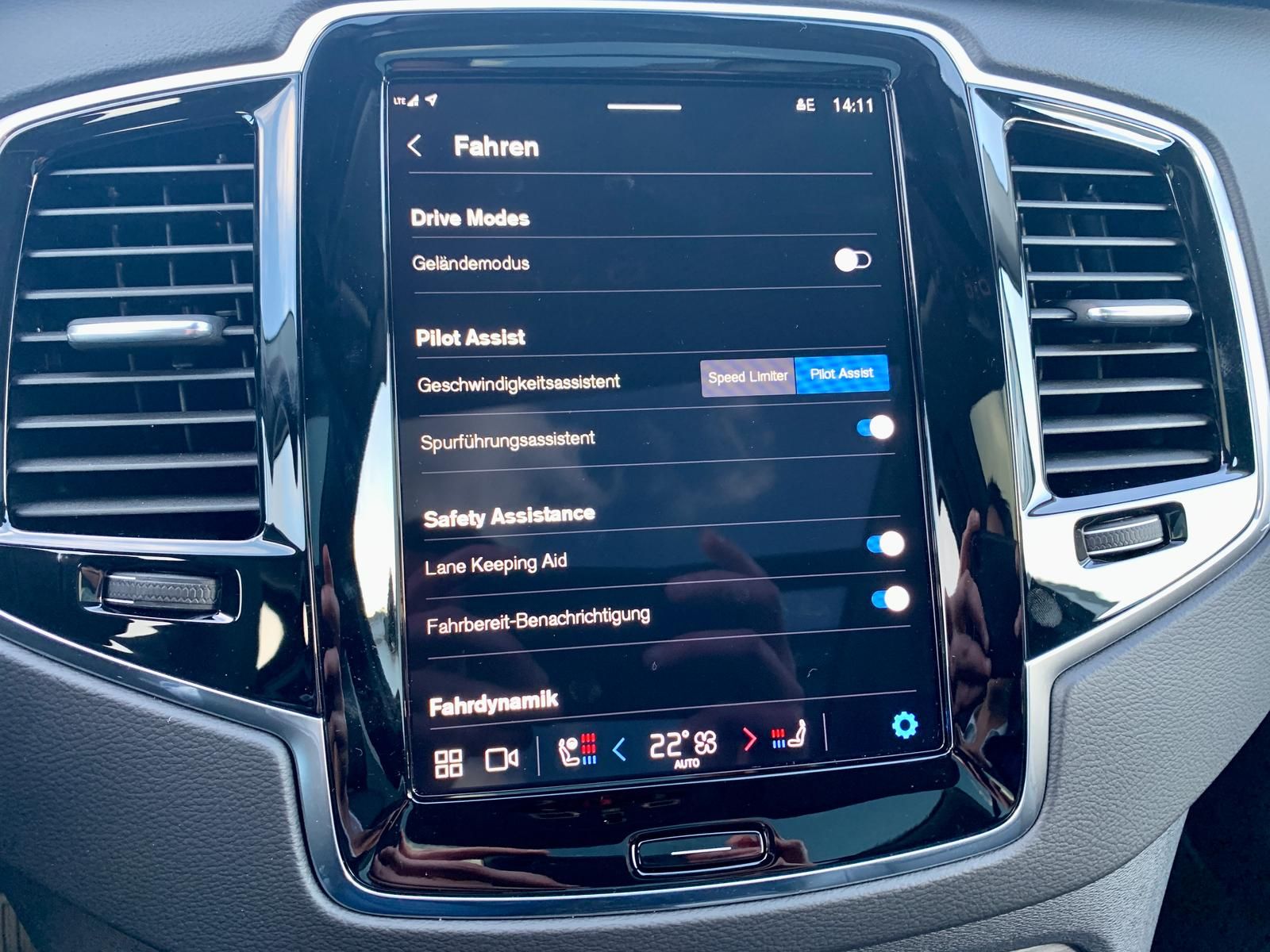Volvo XC90 B5 AWD Plus Dark 360 AHK PANO STDHZ