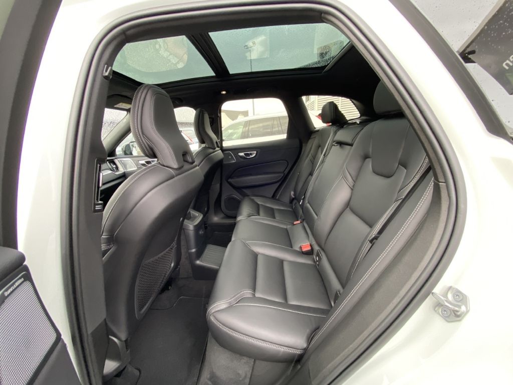 Volvo XC60 R-Design T6 AWD Recharge Plug-In Hybrid AWD