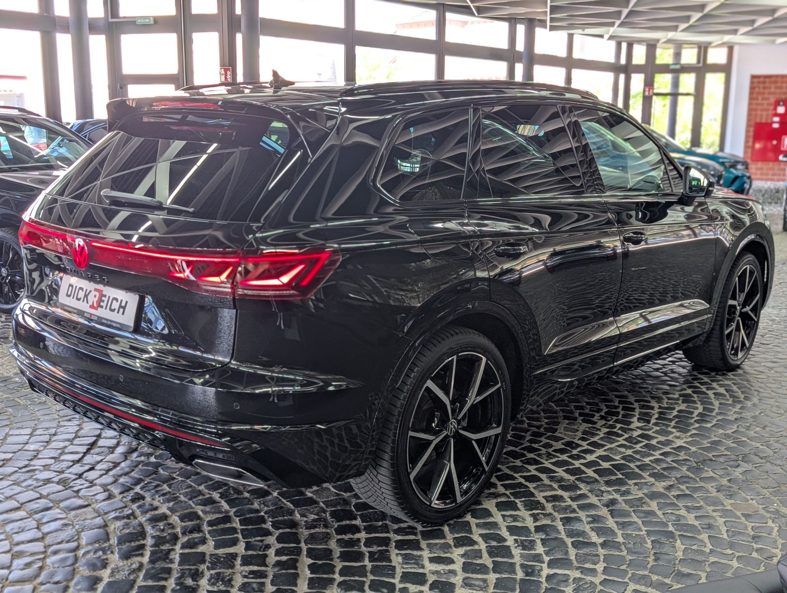 Volkswagen Touareg 3.0TDI 4M R-Line VOLL Black 22" UPE 114T