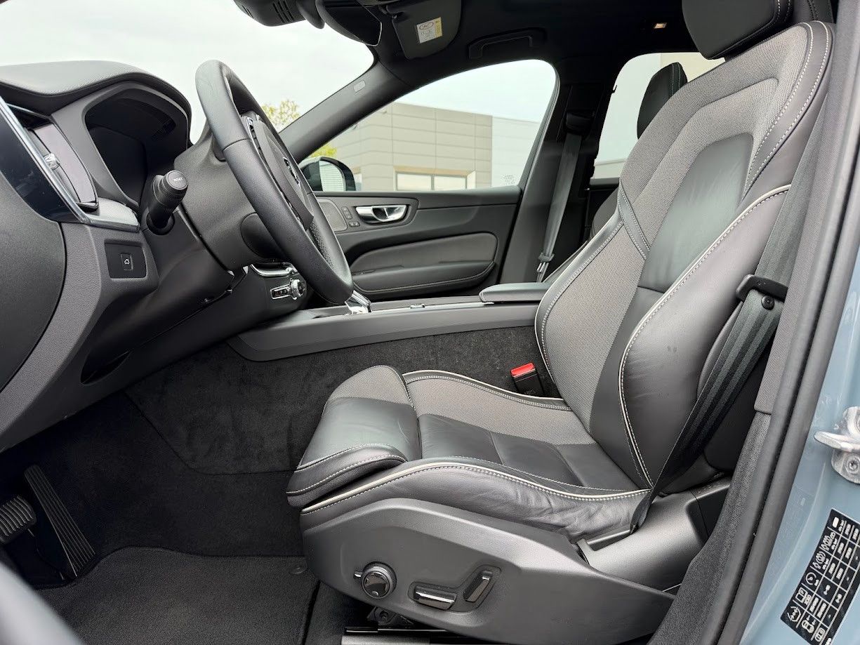 Volvo XC60 B4 Ultimate Dark AWD