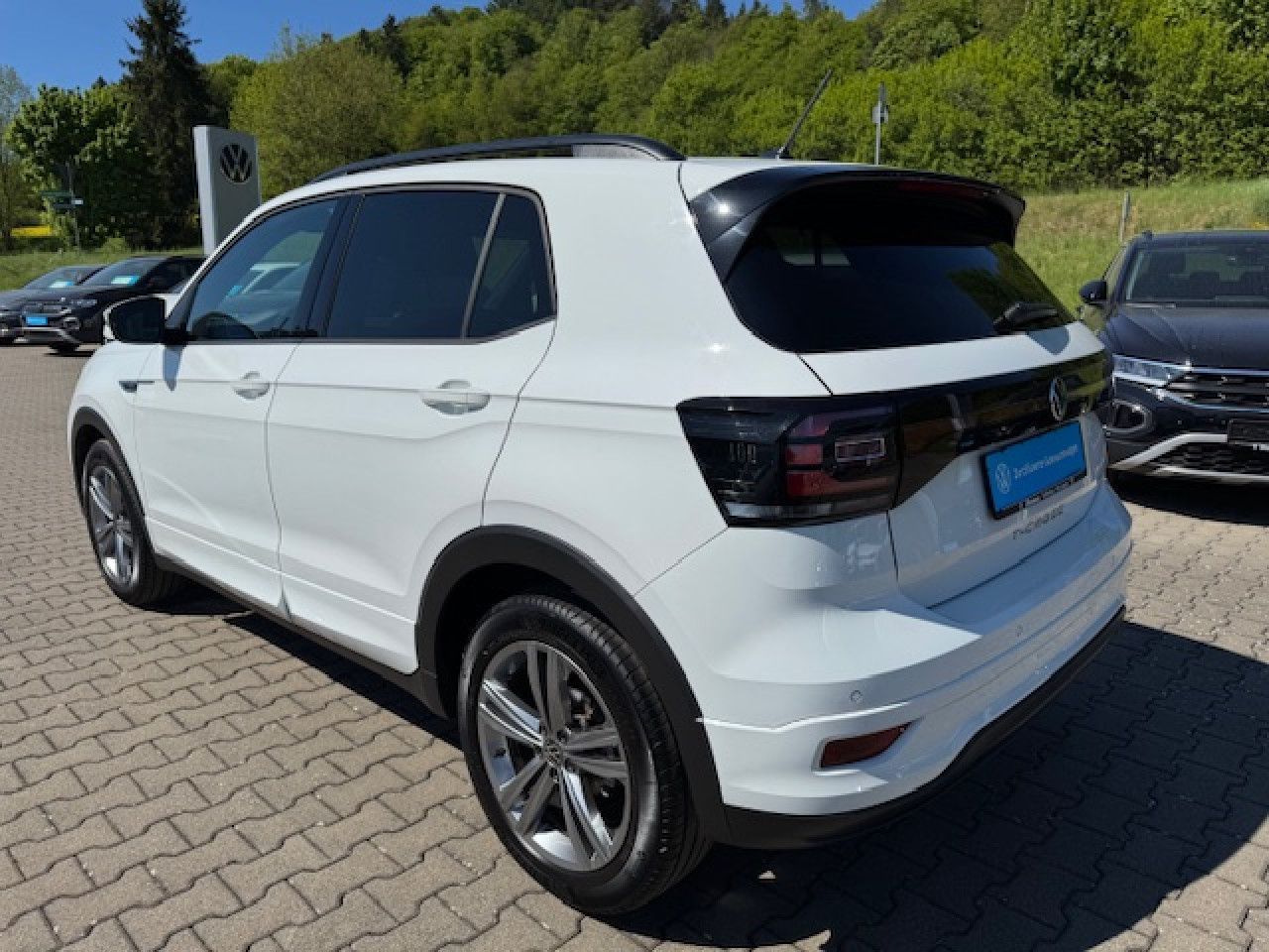 Volkswagen T-Cross R-Line - Samsaru's Car Outlet