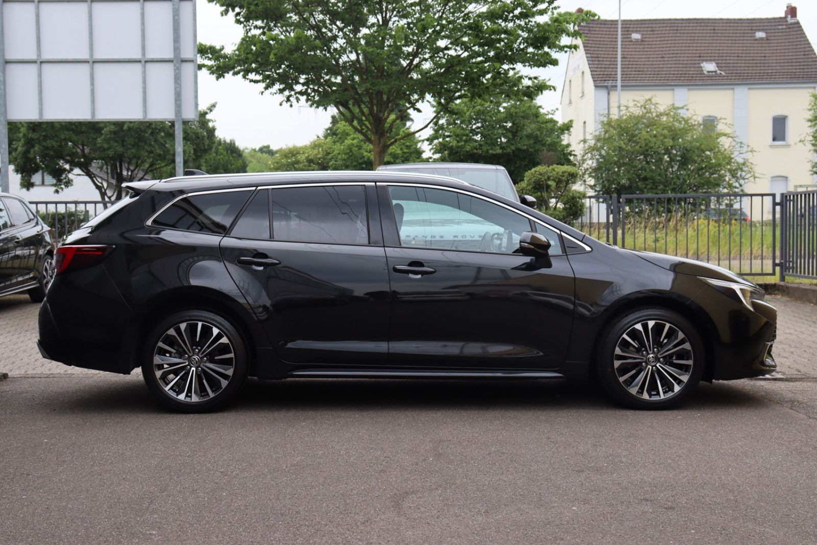 Toyota Corolla Touring Sports Hybrid Team D 1. Hand