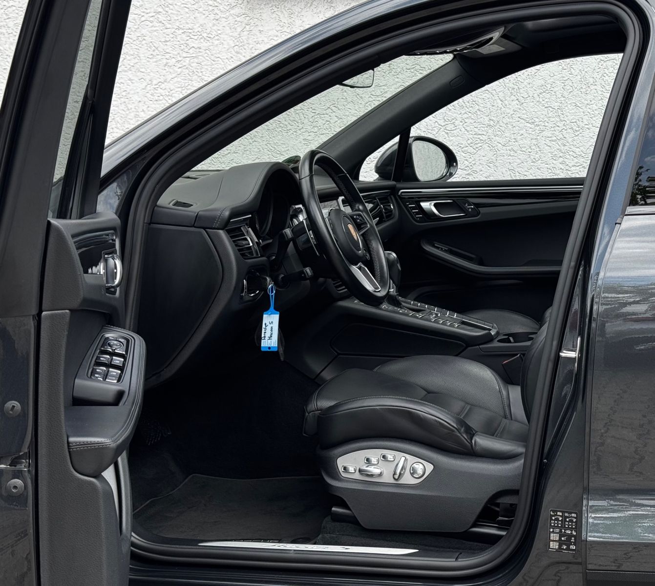Porsche Macan S - Samsaru's Car Outlet