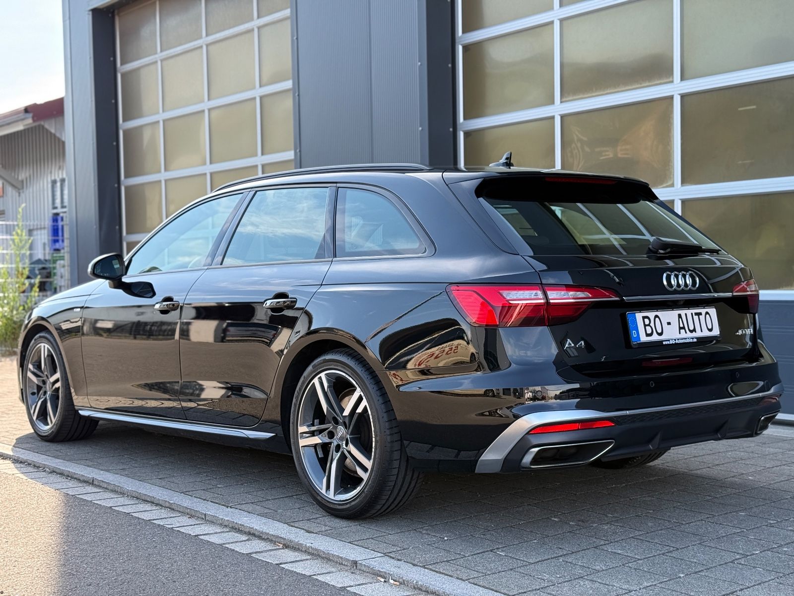 Audi A4 Avant 40 TDI S-Line - Samsaru's Car Outlet