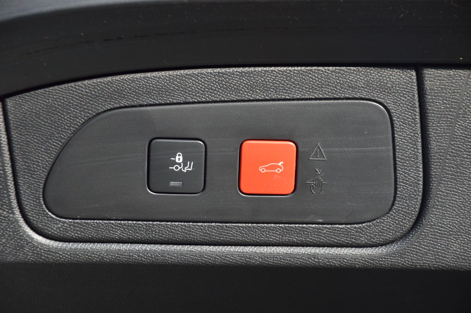 DS Automobiles DS 7 E-Tense 4x4 Perf."PANO"FOCAL"KEYLESS"KAMERA