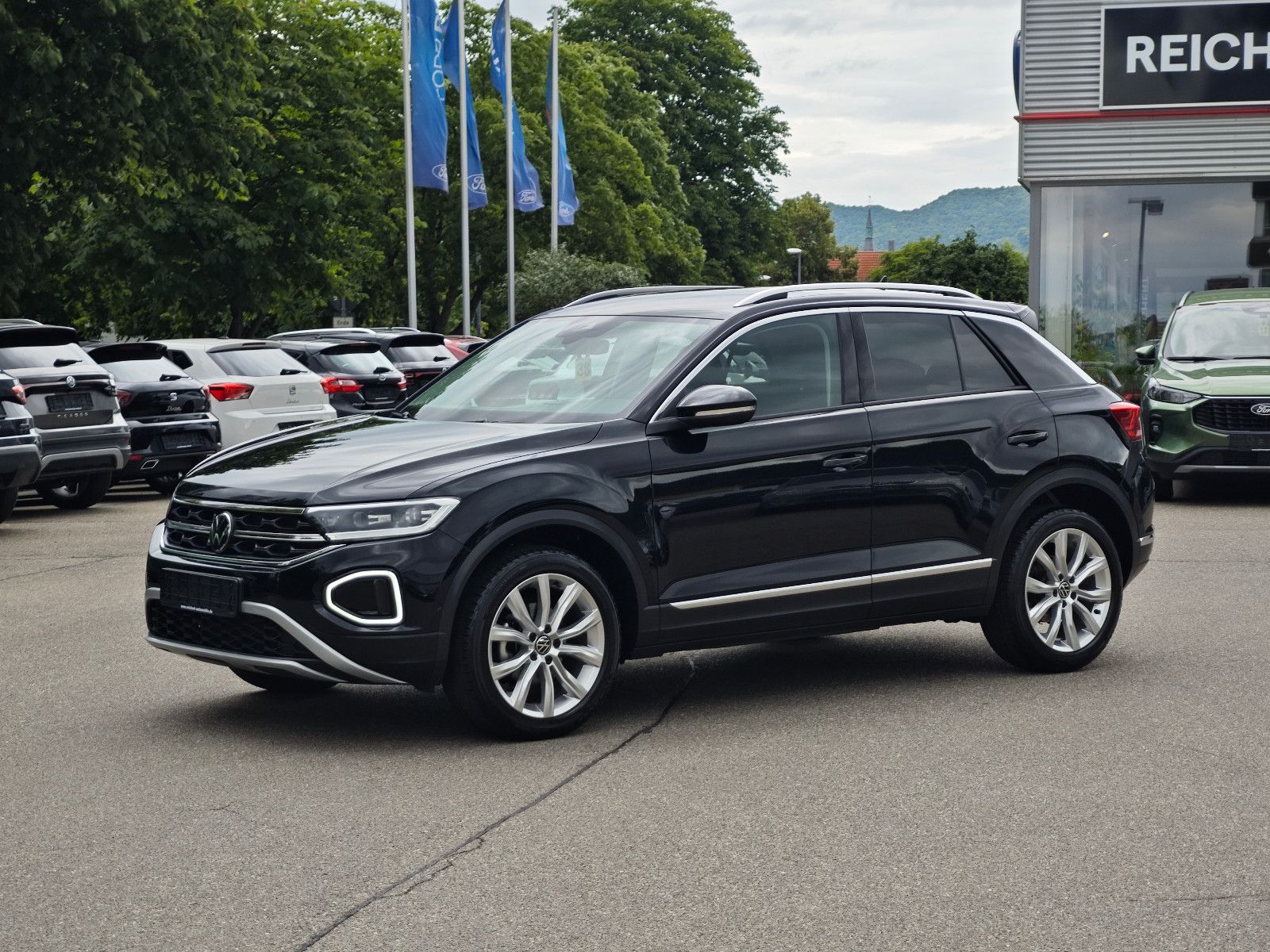 Volkswagen T-Roc Style 150PS DSG - Samsaru's Car Outlet