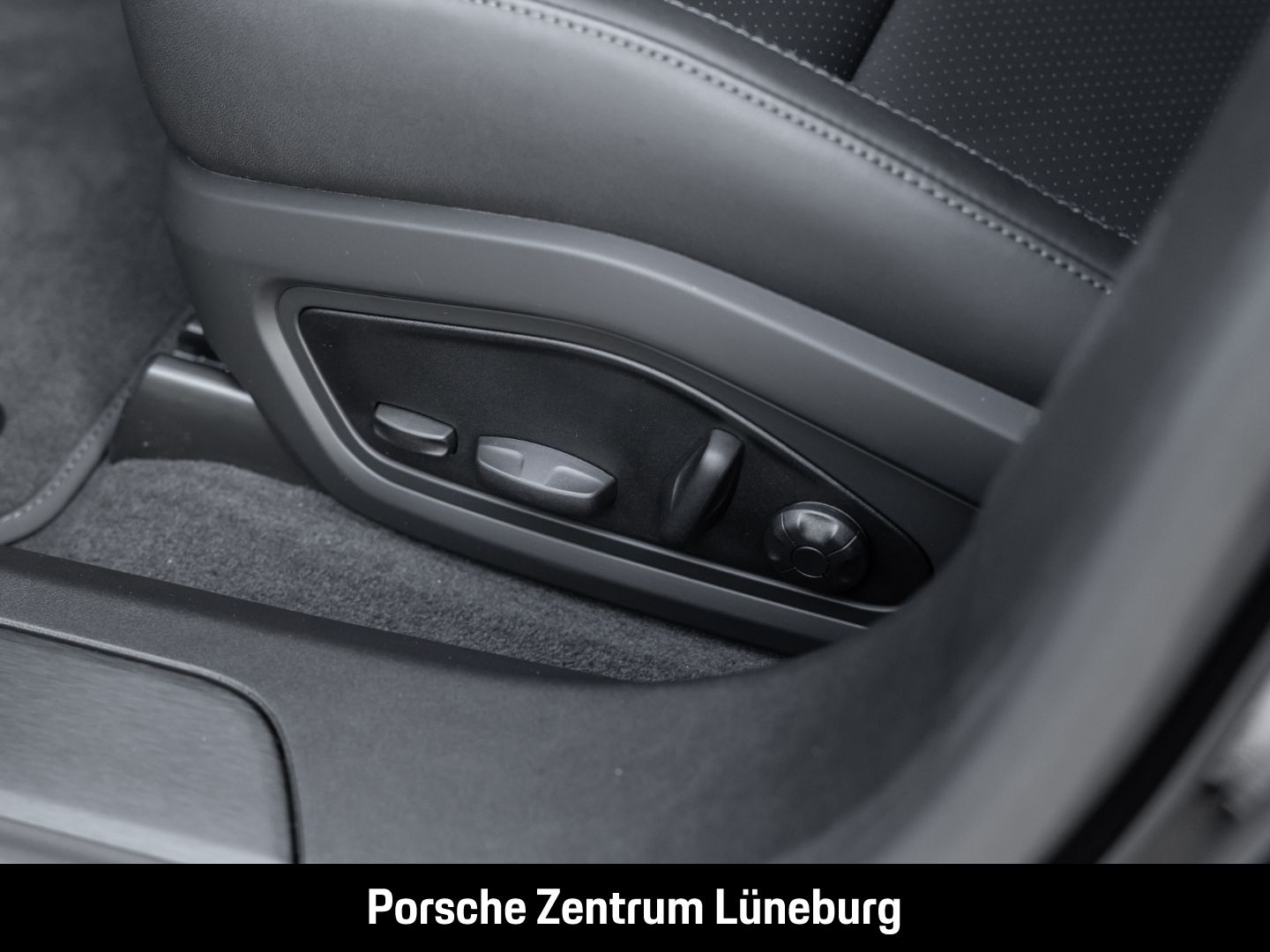 Porsche Taycan Sport Turismo InnoDrive Surround-View