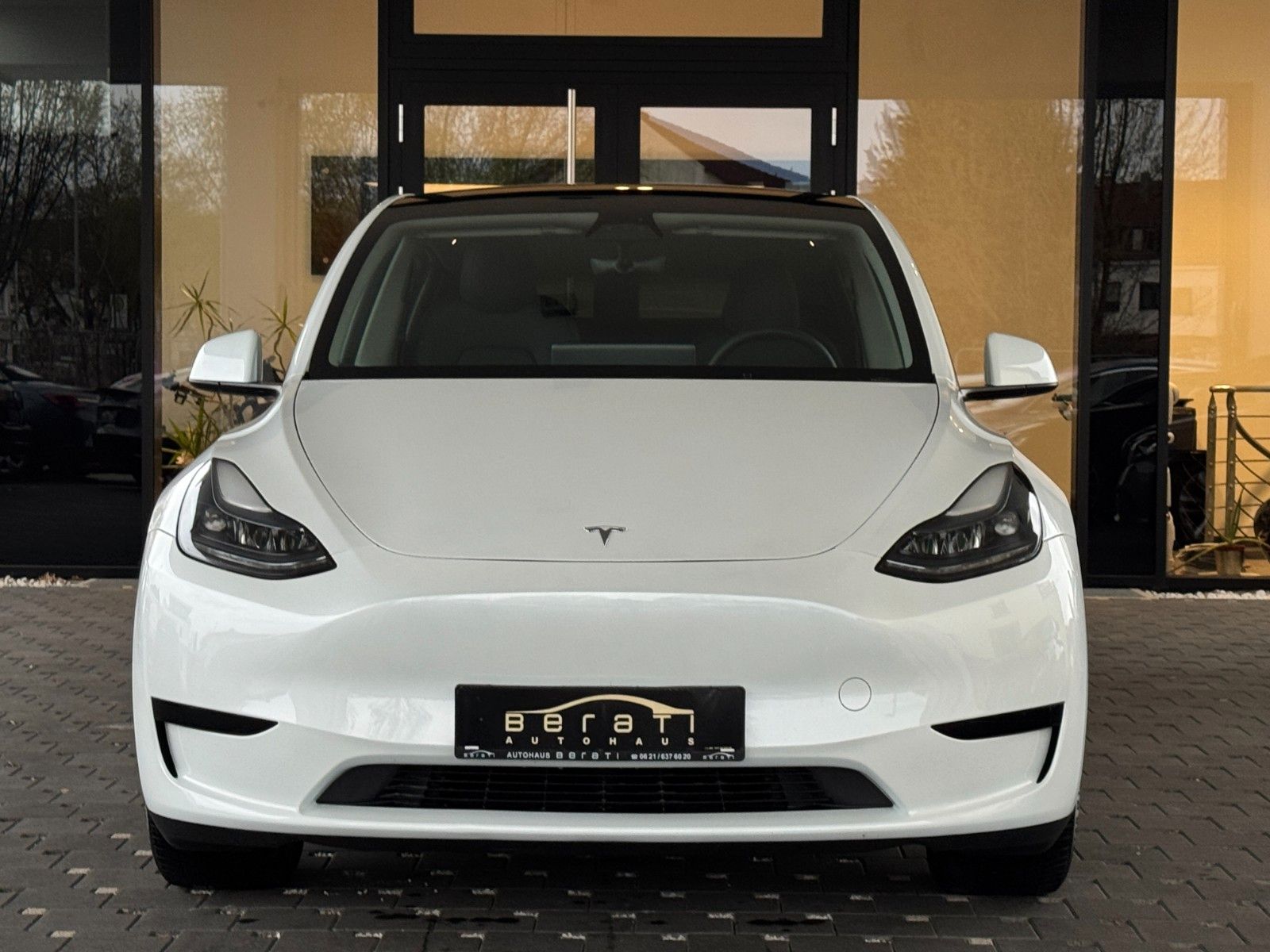 Tesla Model Y Premium Lang Range Allrad/581km 93% /AHK