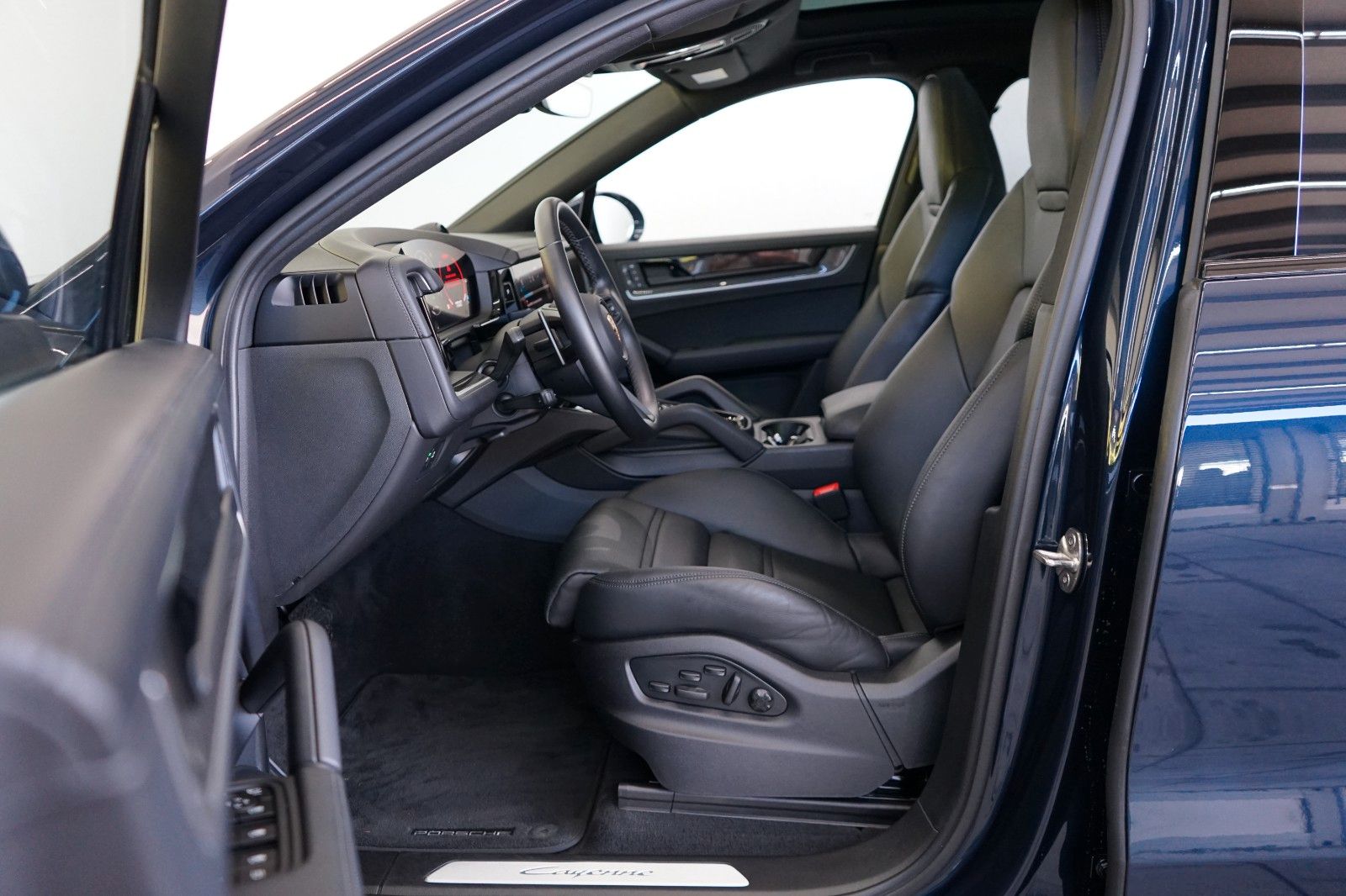 Porsche Cayenne Coupe E-Hybrid/P-Display/NightVision/18W