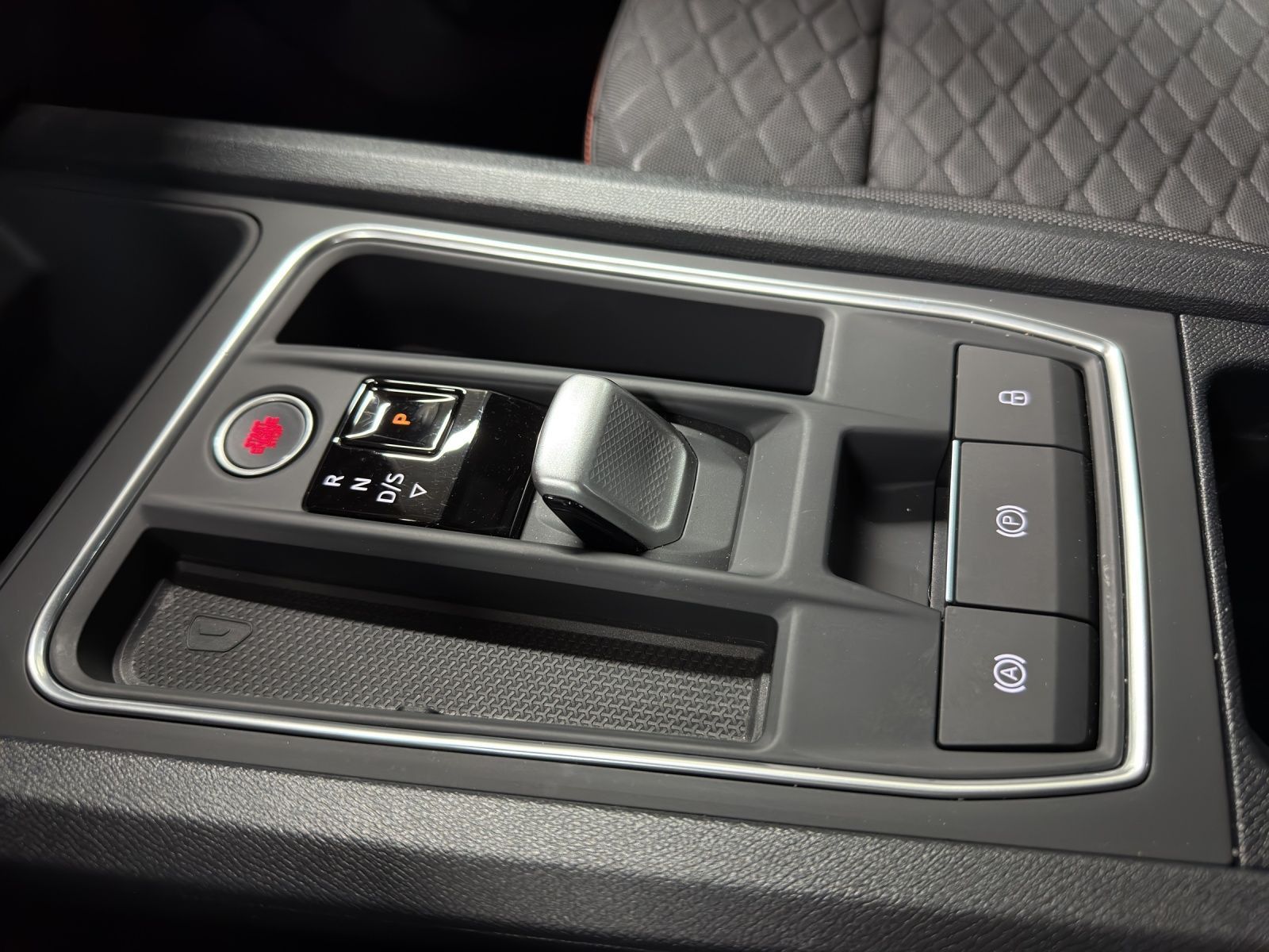 Seat Leon Sportstourer 2.0 TDI DSG FR AHK KAMERA NAVI