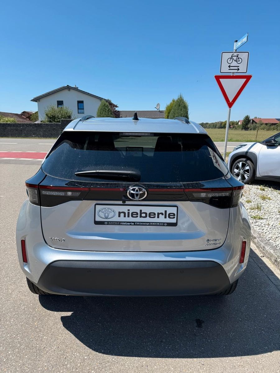 Toyota Yaris Cross Hybrid 4x4 Teamplayer *LED,Kamera*